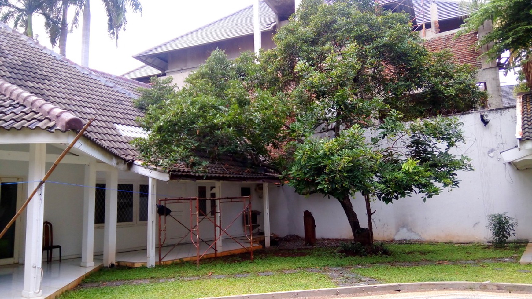 Classic house in Menteng  "The price can be negotiable"