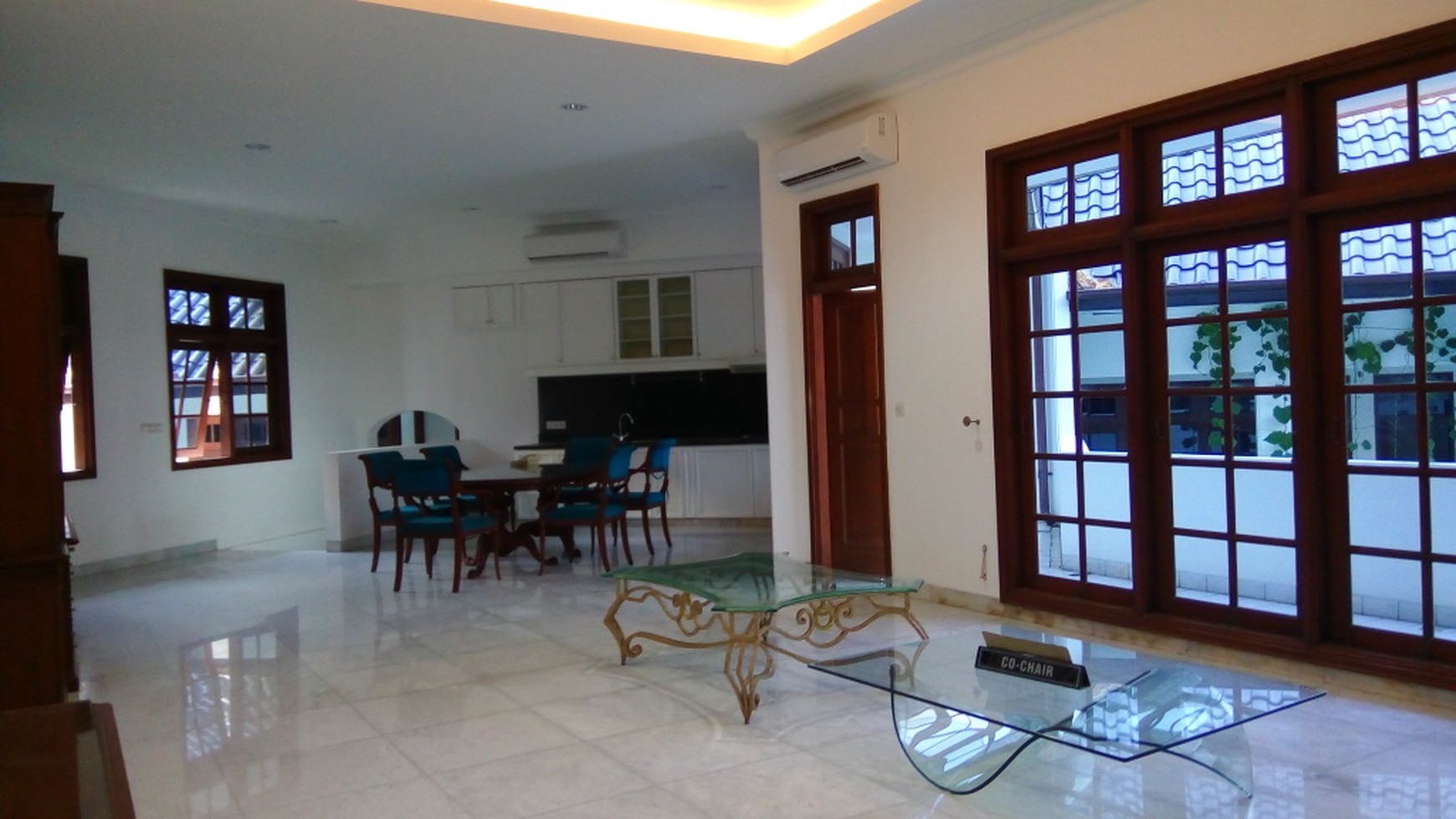 Brand new house In area Menteng for expatriat and others "The price can be negotiable"