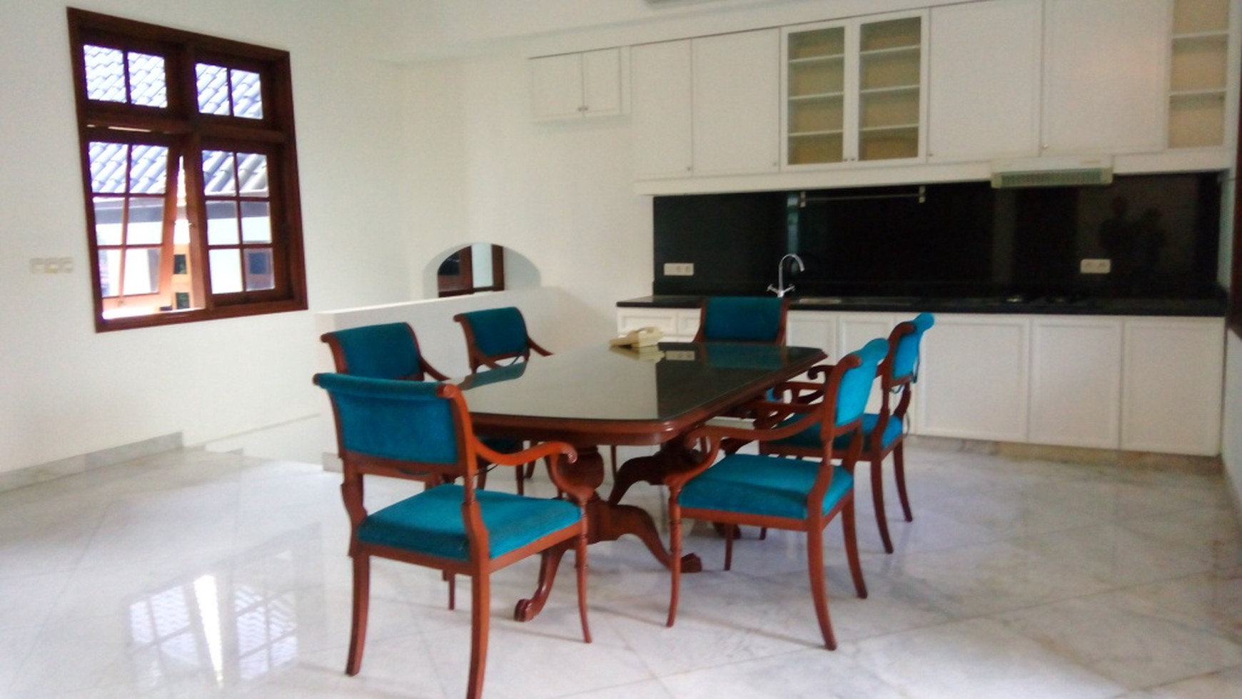 Brand new house In area Menteng for expatriat and others "The price can be negotiable"