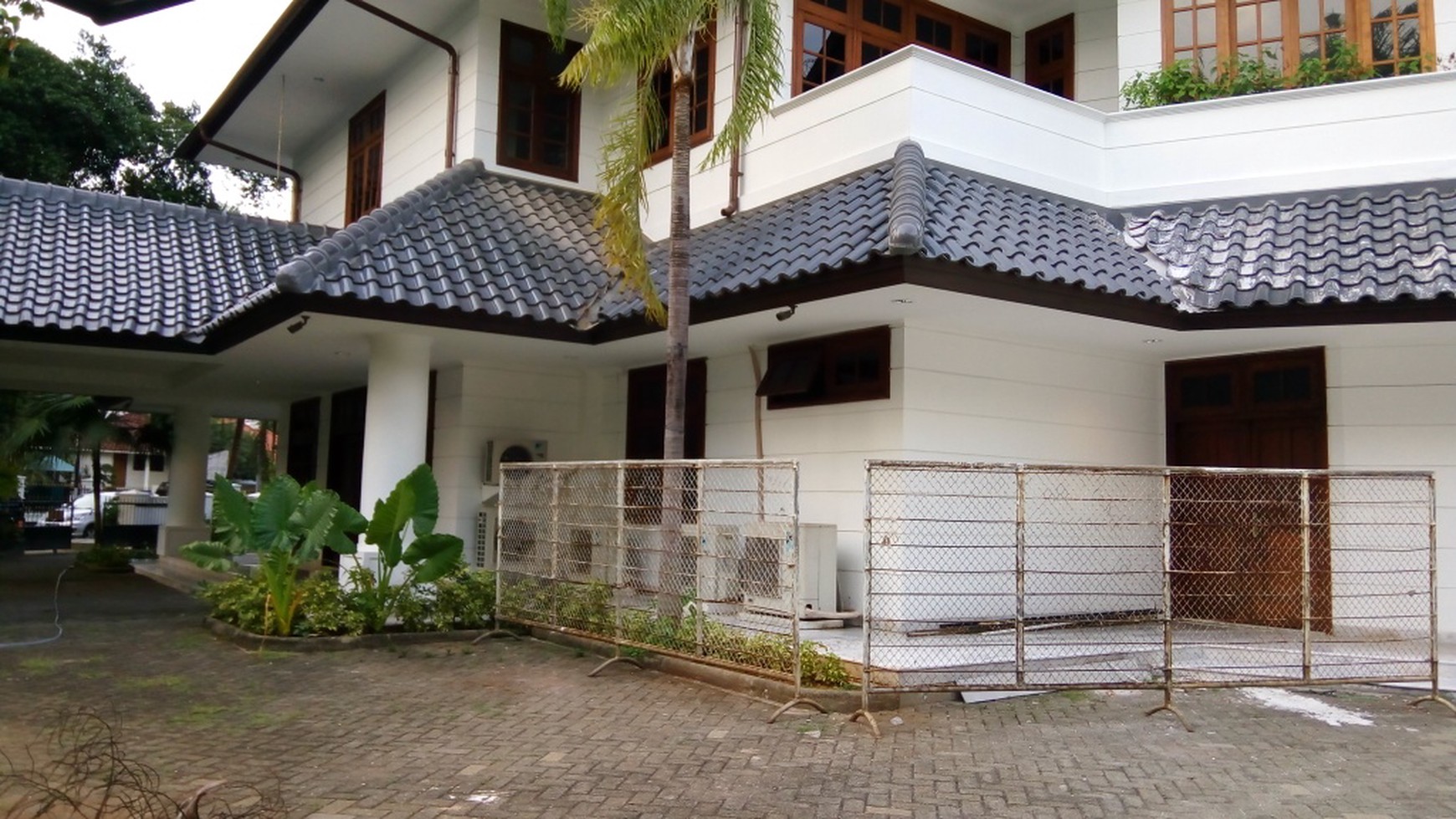 Brand new house In area Menteng for expatriat and others "The price can be negotiable"