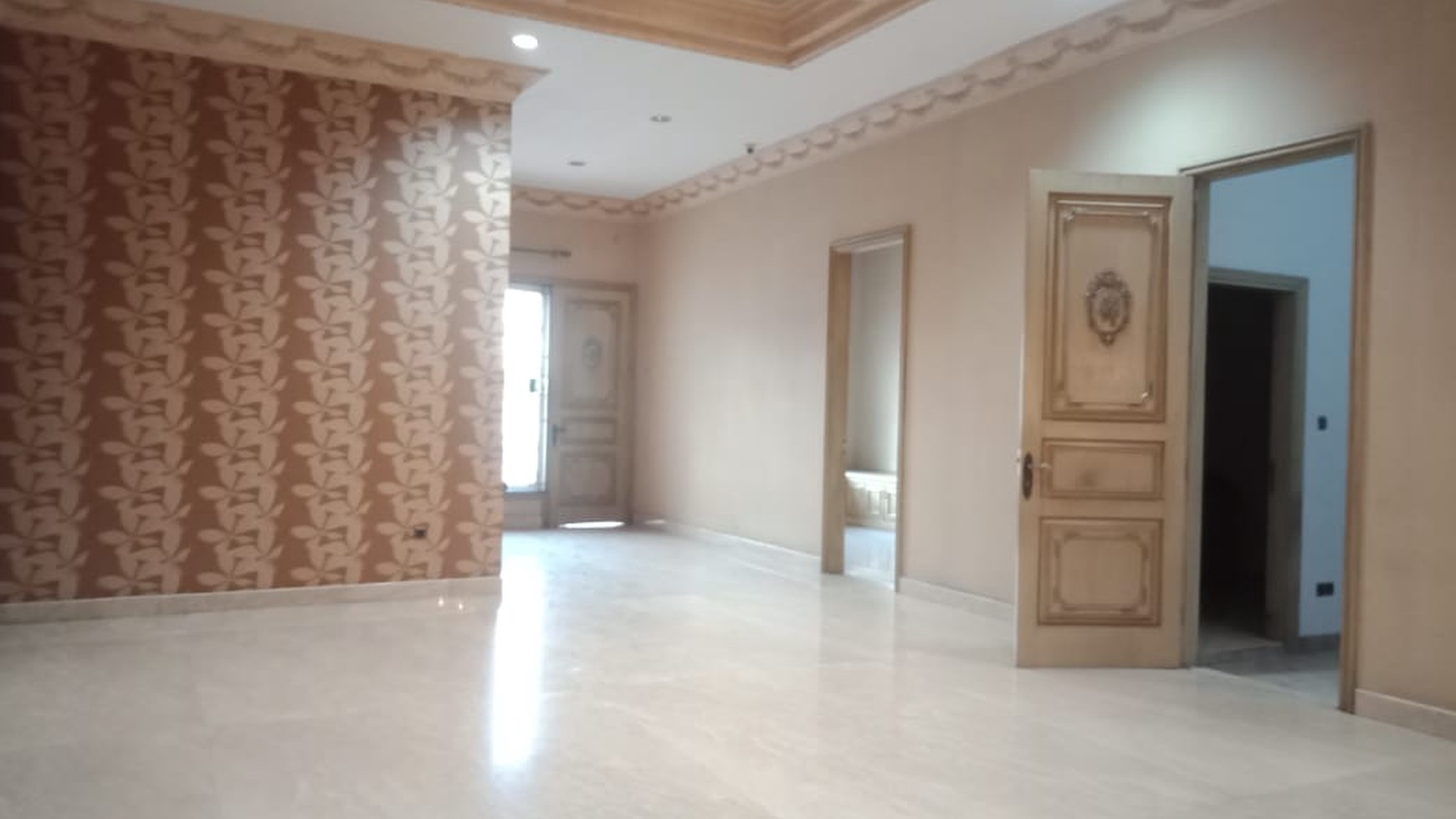 Luxury house in Menteng area ready for rent