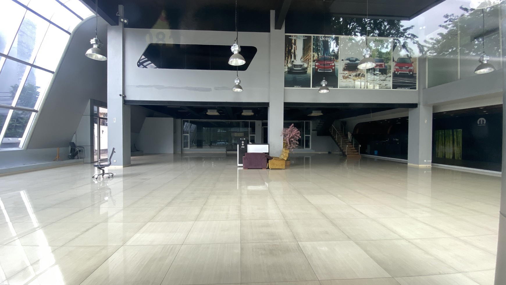 DIJUAL GEDUNG EX SHOWROOM DI PONDOK INDAH