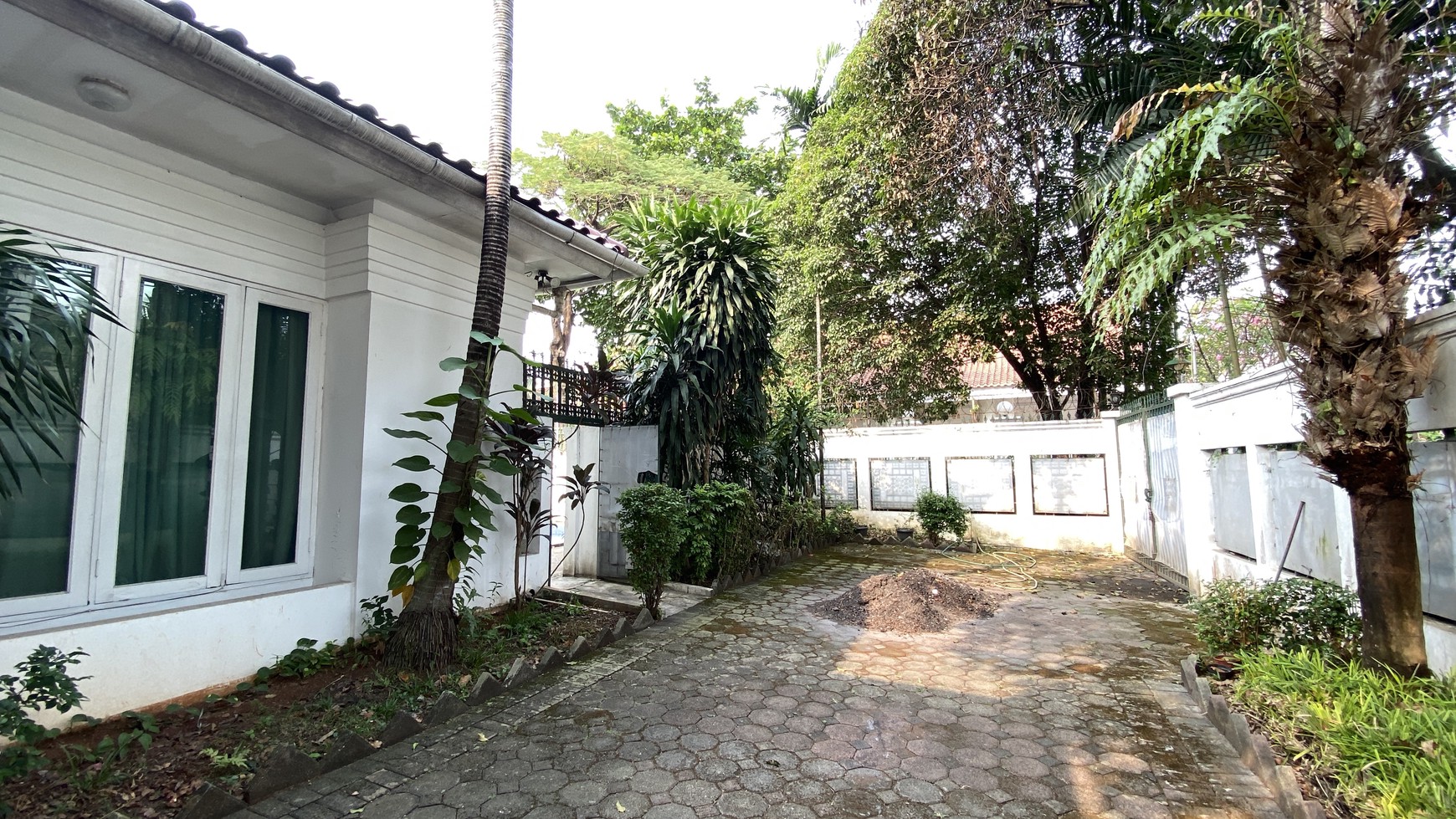 BIG HOUSE AT KEMANG, JAKARTA SELATAN