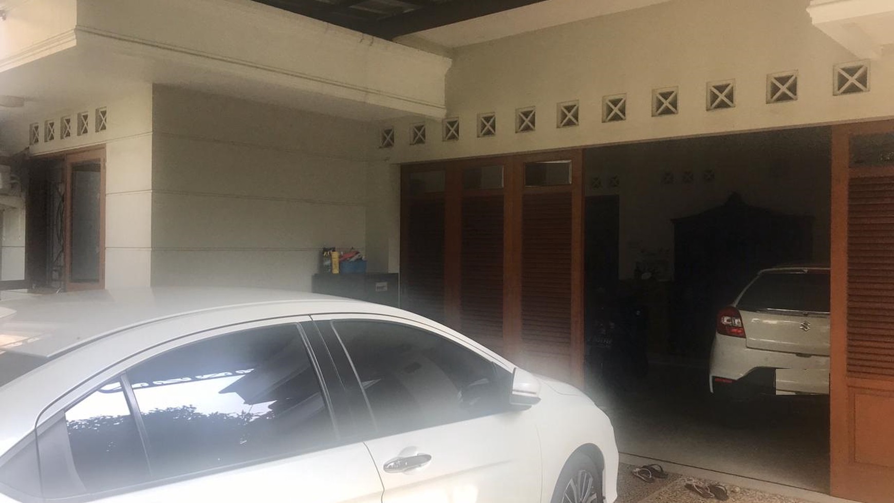 Rumah siap huni,bagus di Karawaci Tangerang. ..terawat , dekat mushola , dekat RS, sekolah, 24 jam security , one gate system