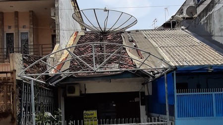 Rumah tua hitung harga tanah saja di Jalan Kartini Jakarta Pusat