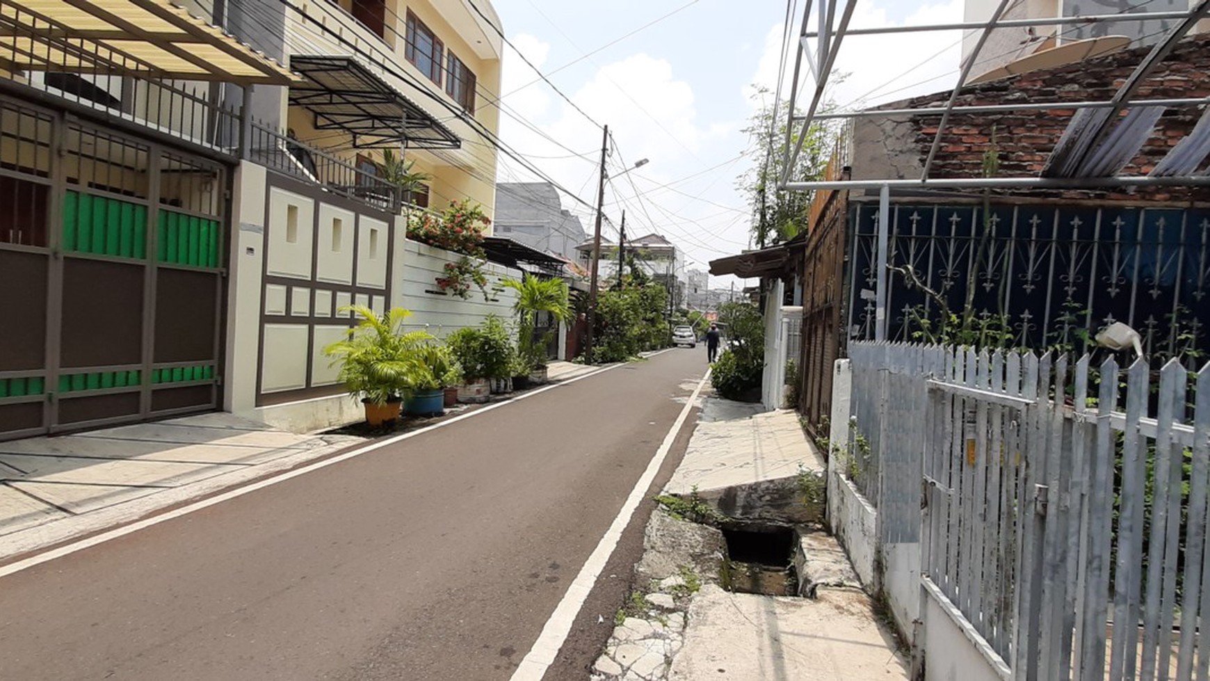 Rumah tua hitung harga tanah saja di Jalan Kartini Jakarta Pusat