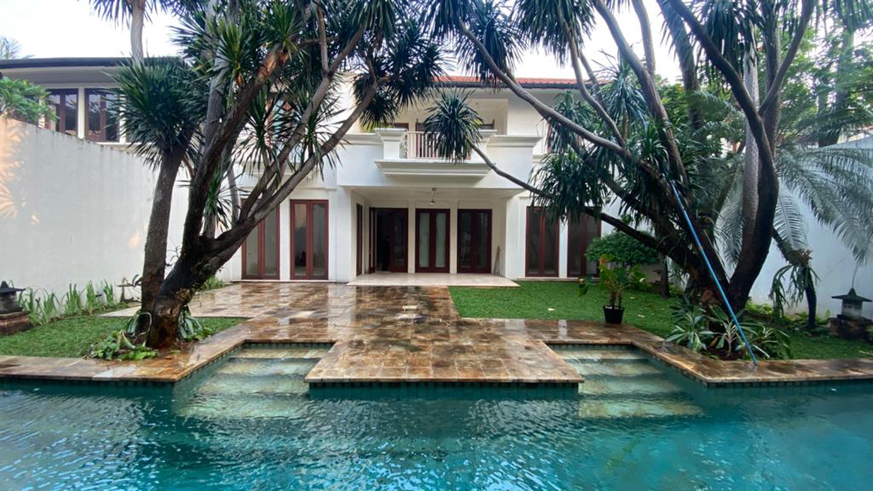 Beautiful house design bali style in  cipete area