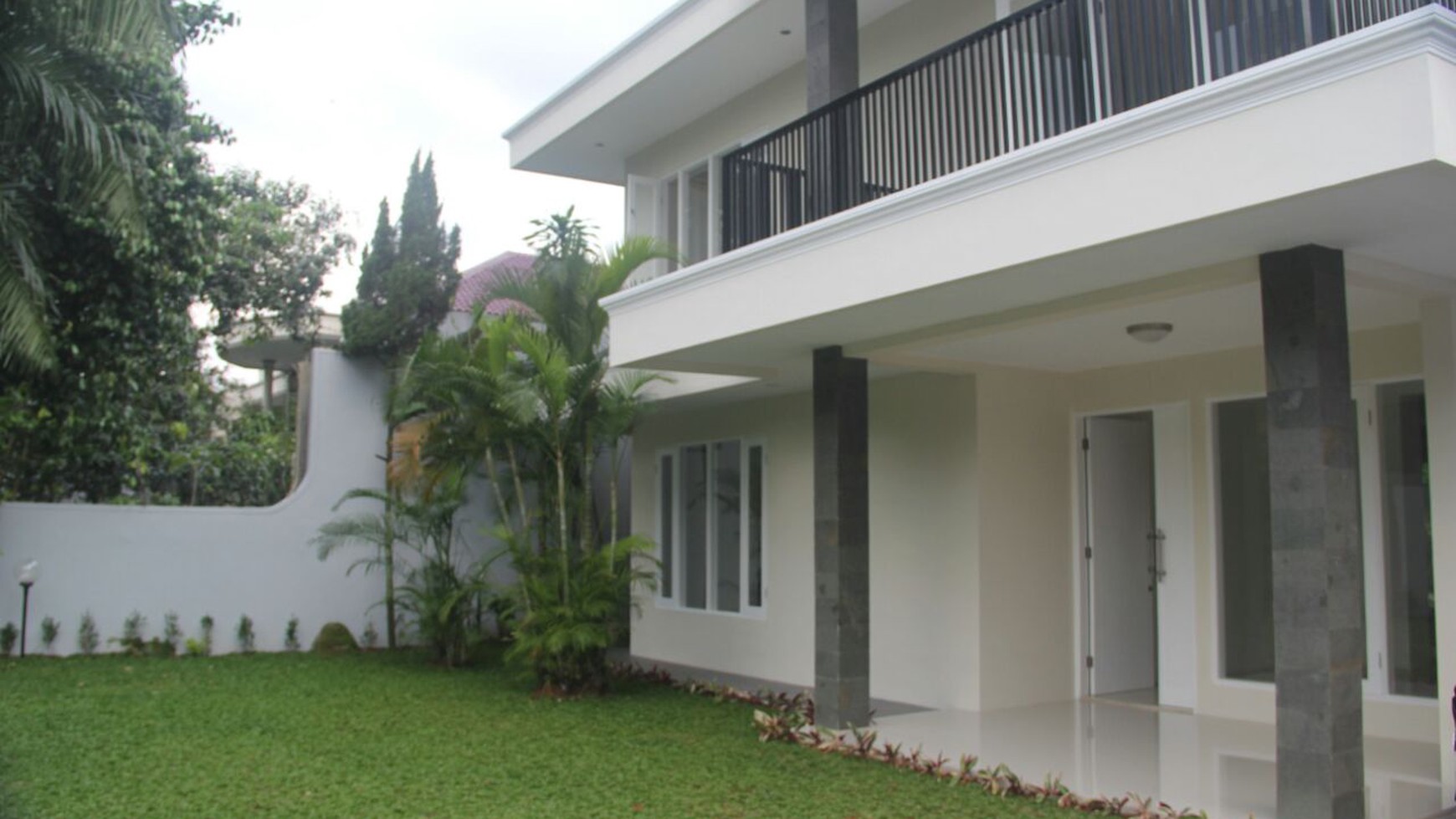 Excellent House, Stylish with HUGE Back and Front Yard in Cipete