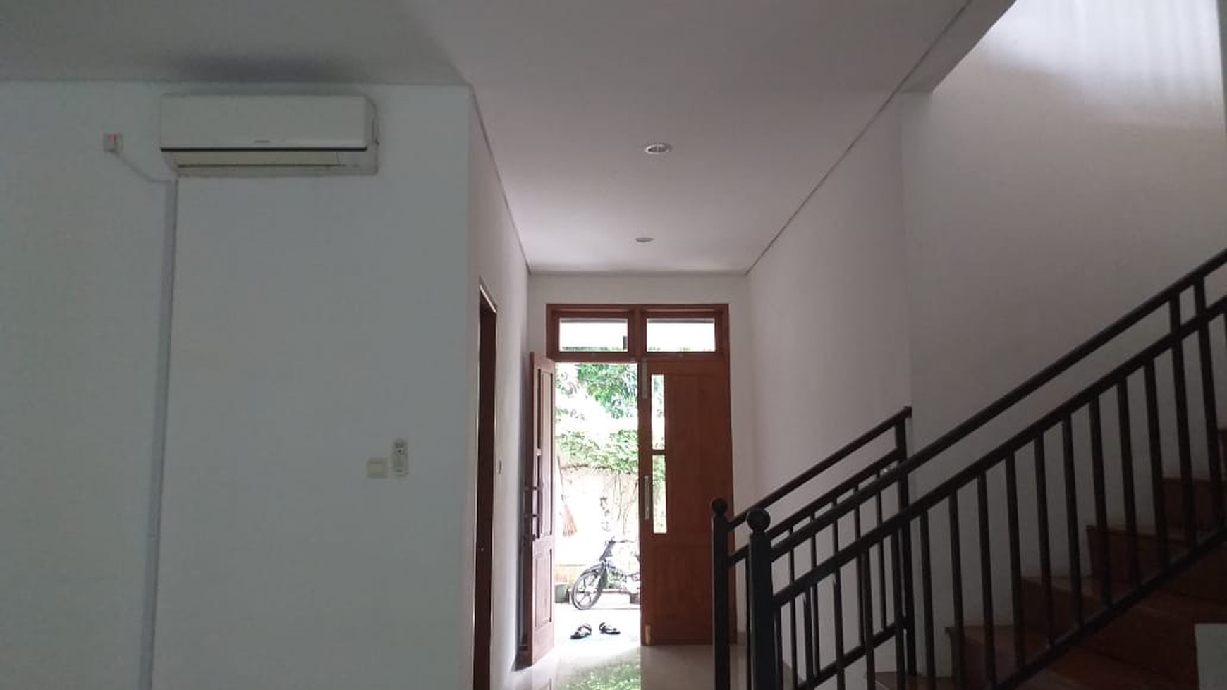 COZY AND BEAUTIFUL HOUSE AT KEMANG, JAKARTA SELATAN