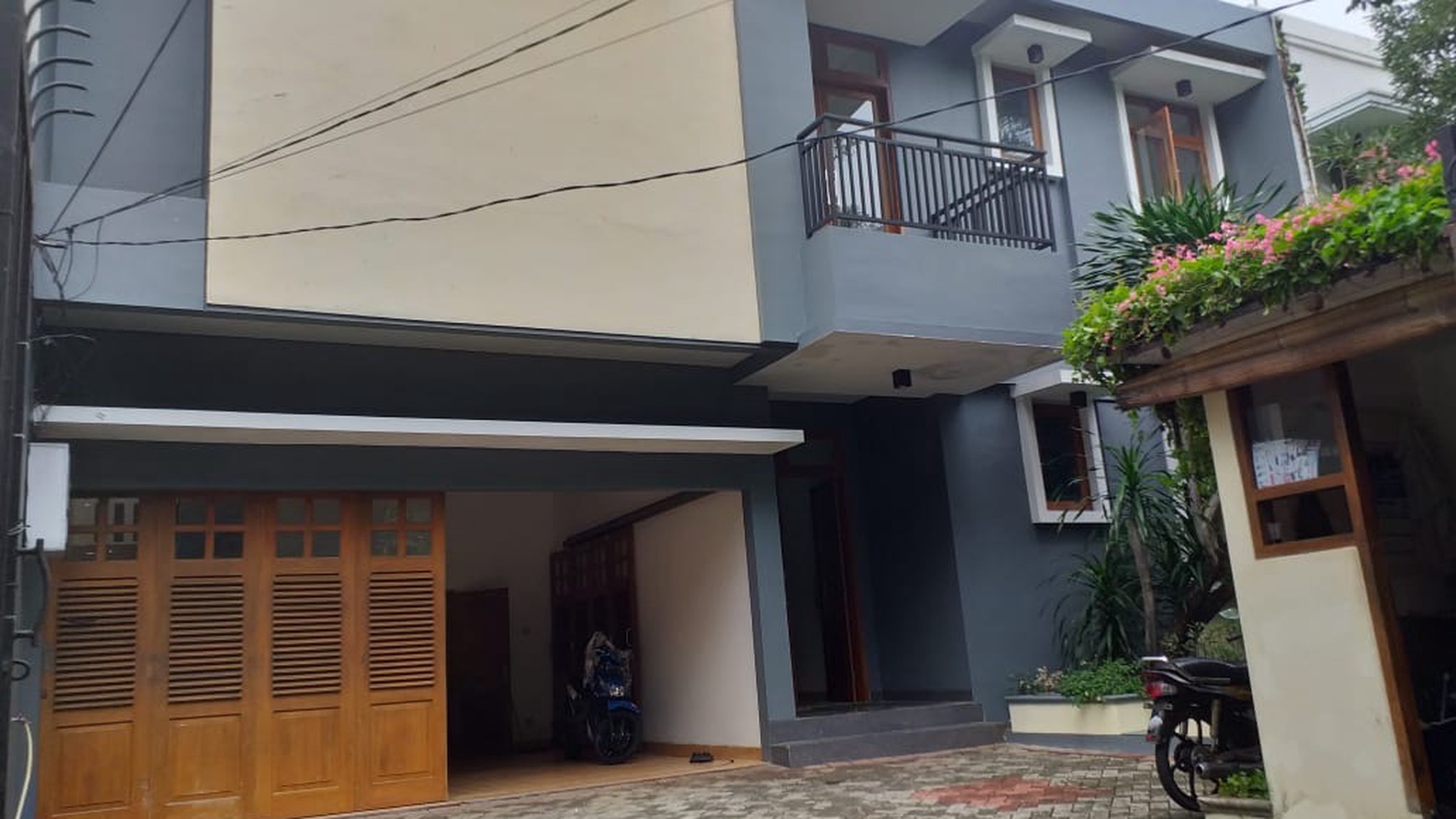 COZY AND BEAUTIFUL HOUSE AT KEMANG, JAKARTA SELATAN