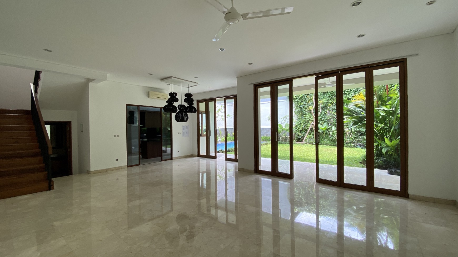 Modern and beautiful house in kemang