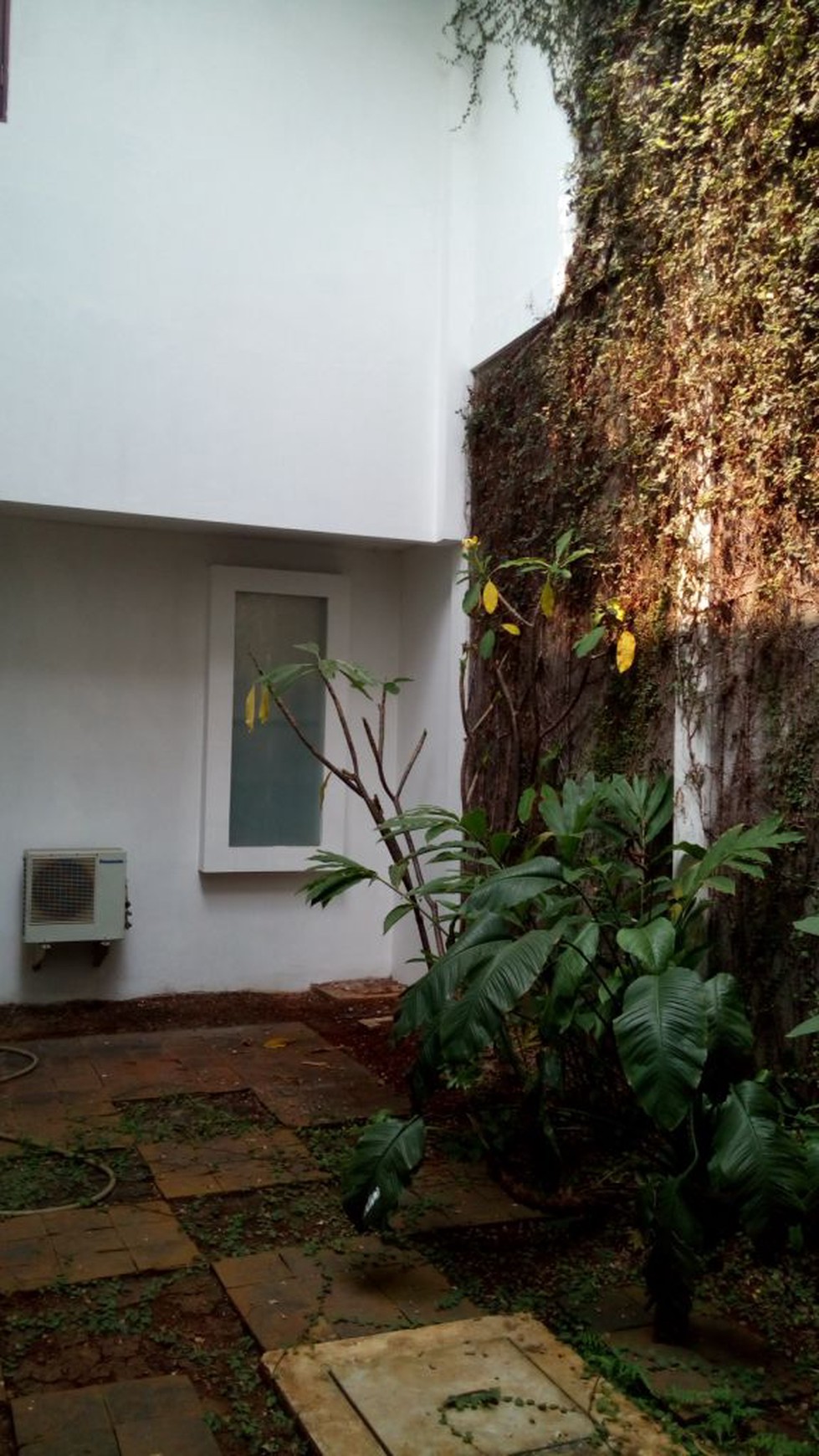 Good House for Bussiness of area kuningan " The Price Can Be Negotiable "