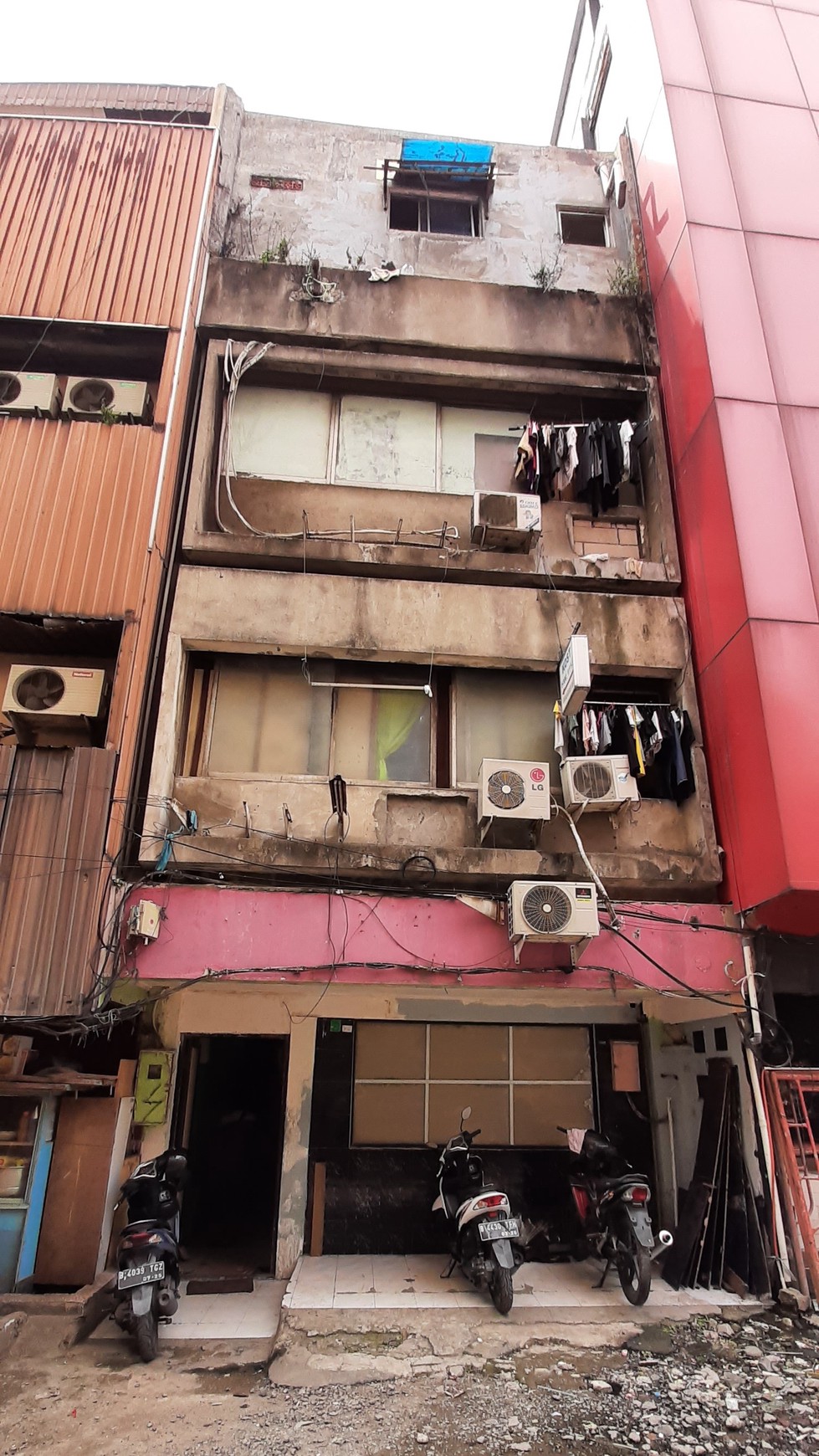 Ruko kost 4 lantai di Hayam Wuruk - 17 kamar kost