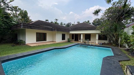 Beautiful house with big backyard in kemang