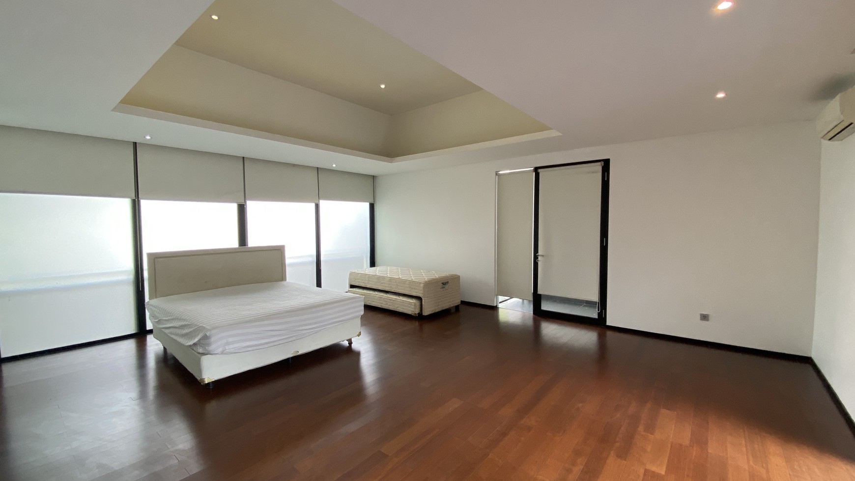 MODERN AND COMFY HOUSE AT MENTENG AREA