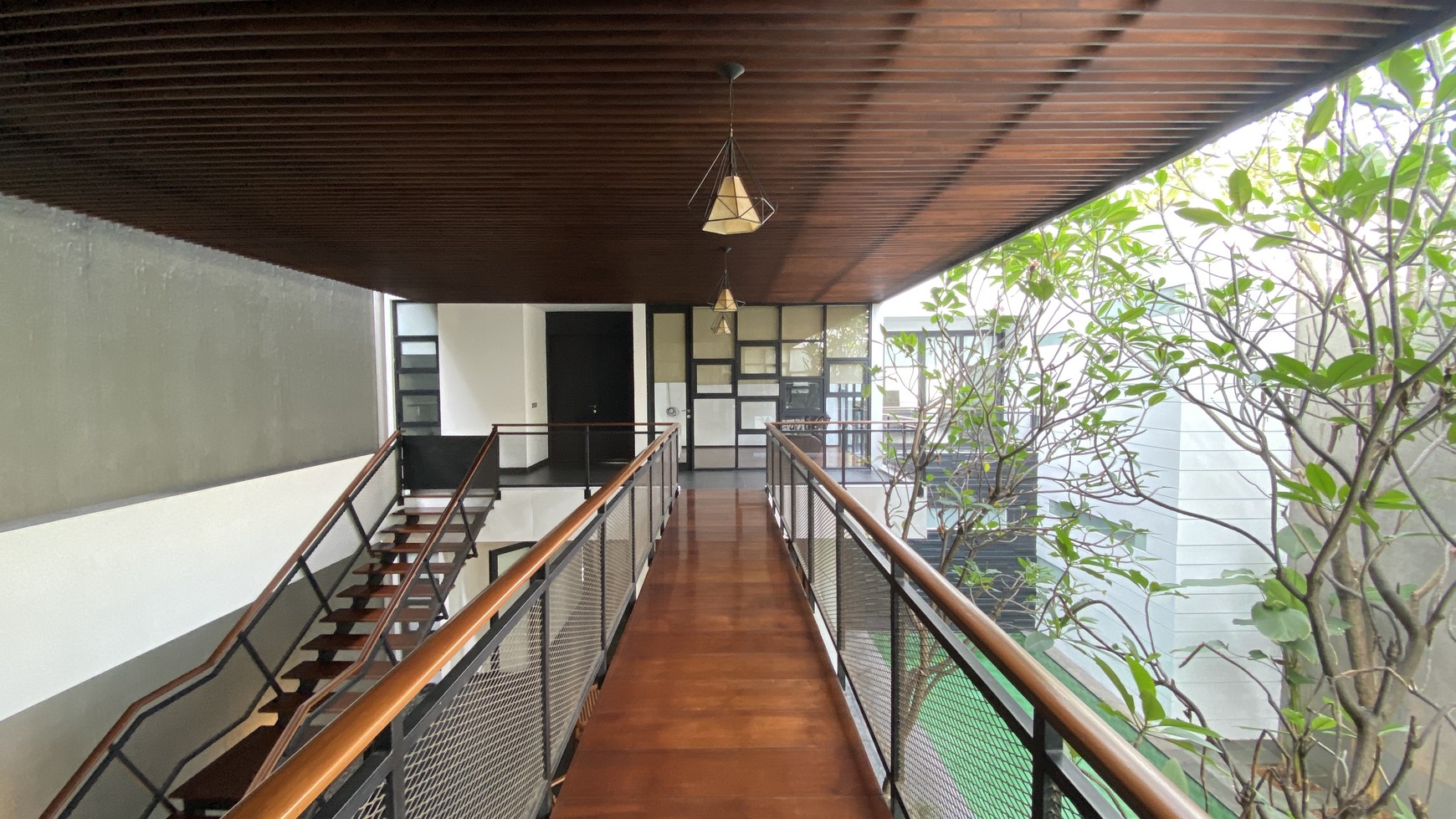 MODERN AND COMFY HOUSE AT MENTENG AREA