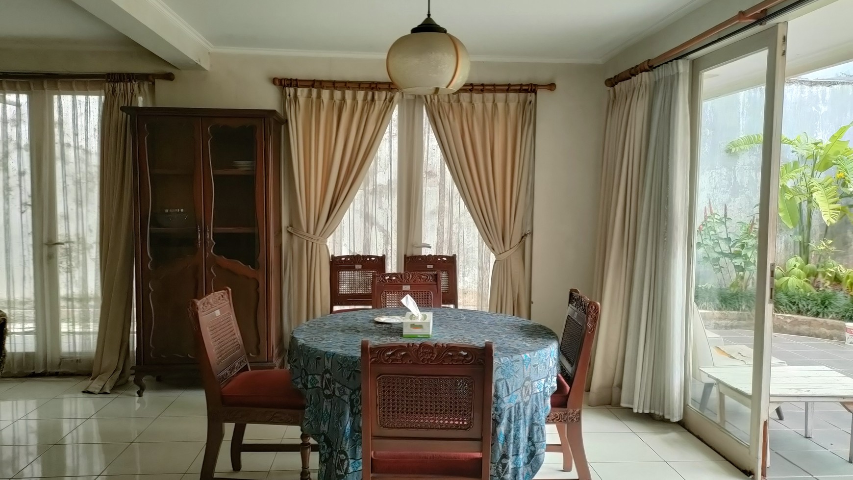 Kimangunsarkoro Menteng, 700 m2, Kotak, terawat,  hadap selatan, lokasi tenang, Turun harga!