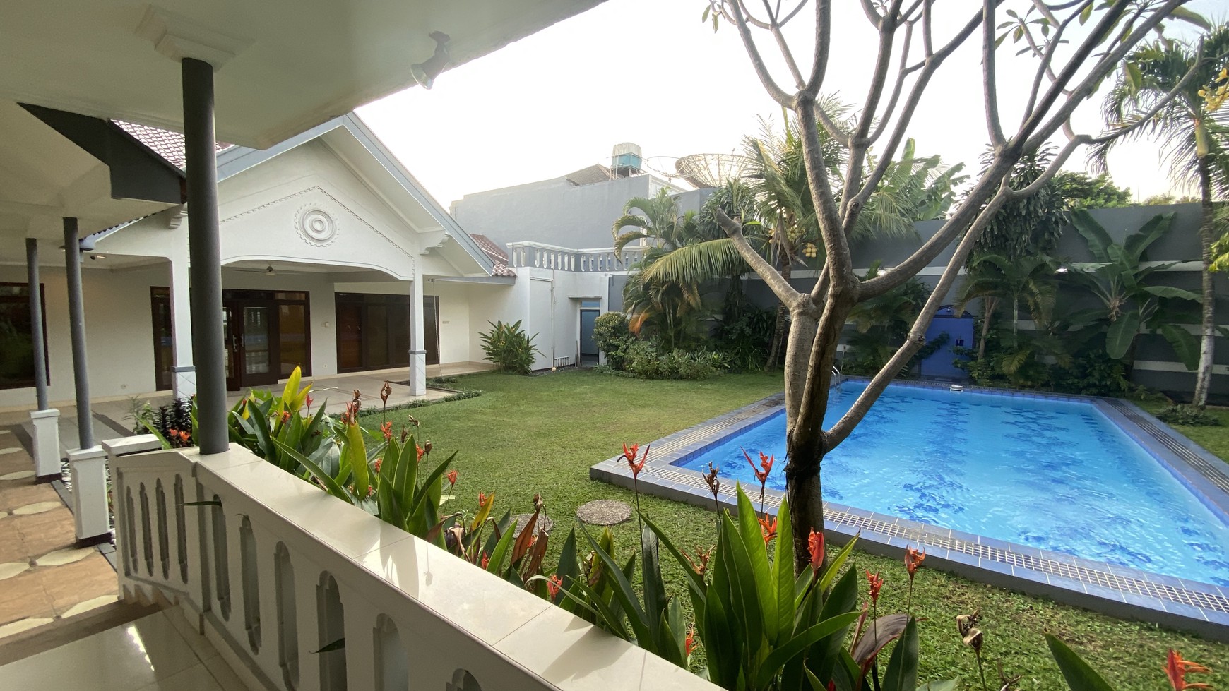 Beautiful house with huge backyard in kemang area