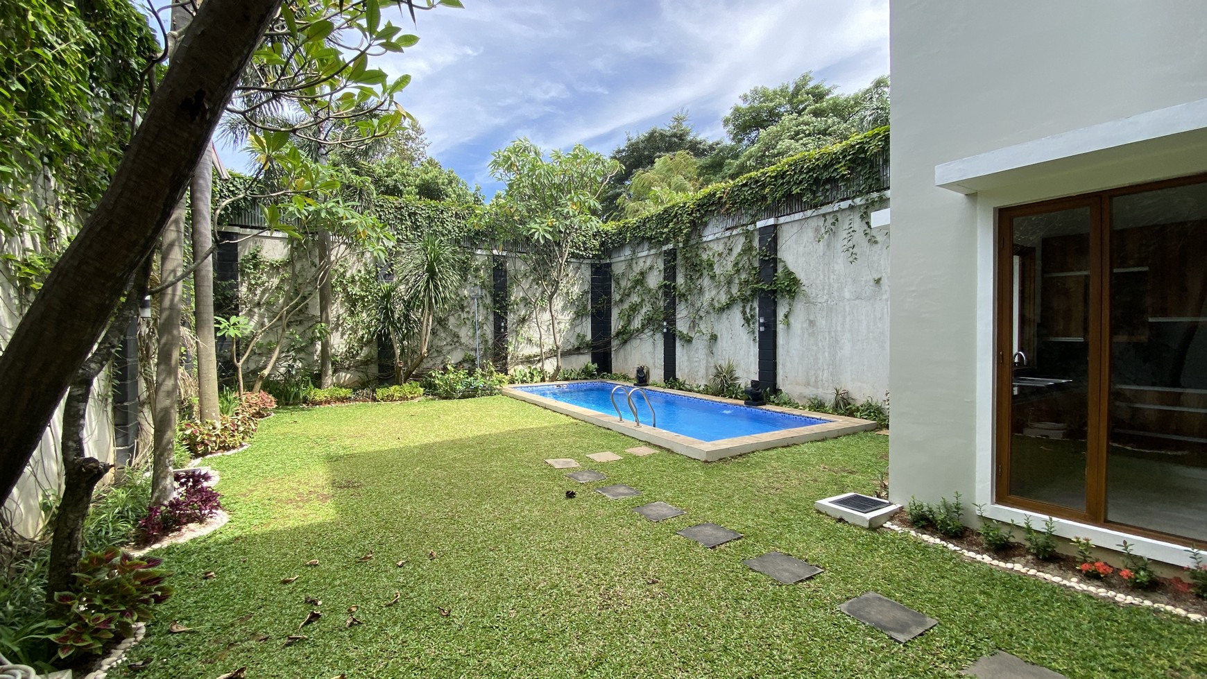 Modern house in kemang area