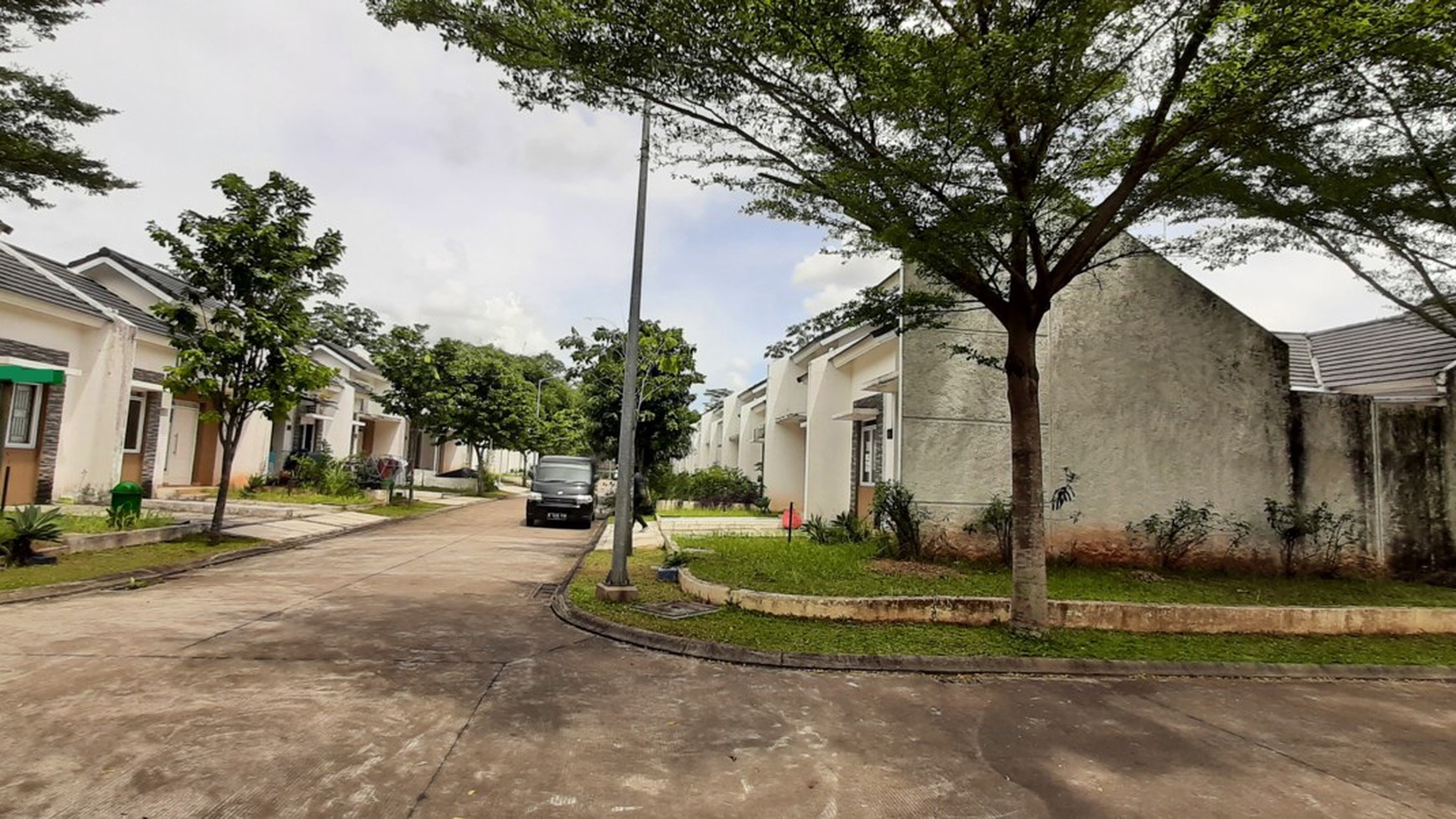 Rumah asri di Natura City Serpong Cluster Cattleya