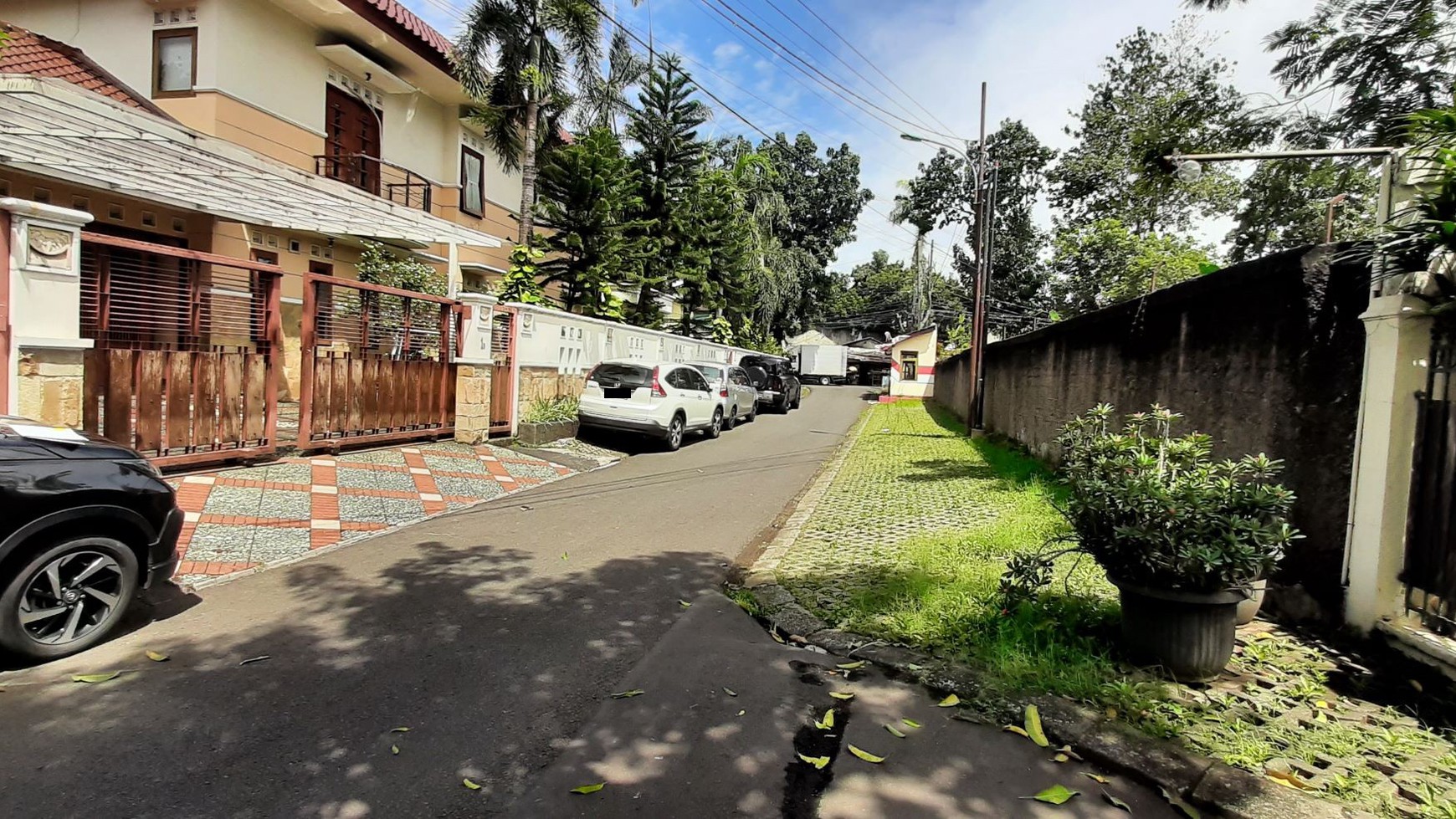 Rumah design Betawi Modern di Jl. Wadas, Ceger, Cipayung, Jakarta Timur