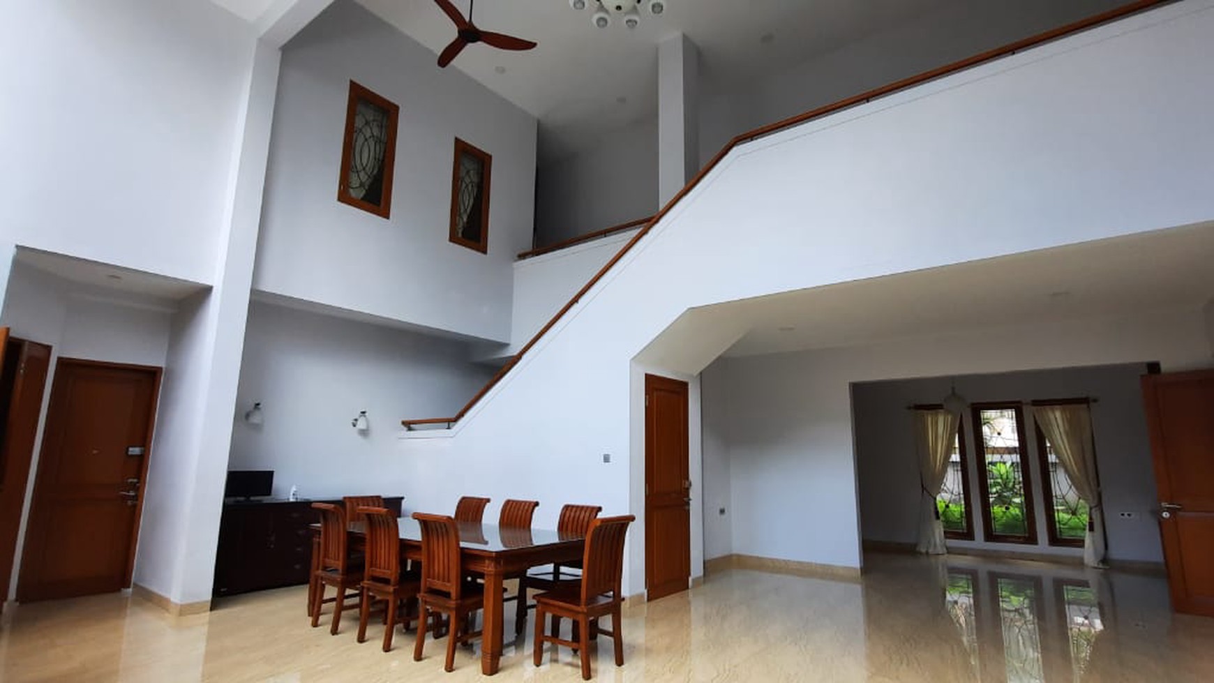 BEAUTIFUL AND COMFY HOUSE AT KUNINGAN AREA