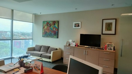 Office  Gandaria 8 di kompleks  Gandaria City, luas 1100m2, dully furnished, cocok untuk perusahaan mining, 5 menit menuju Pondok Indah dan Senayan, Bebas akses  Ganjil- Genap