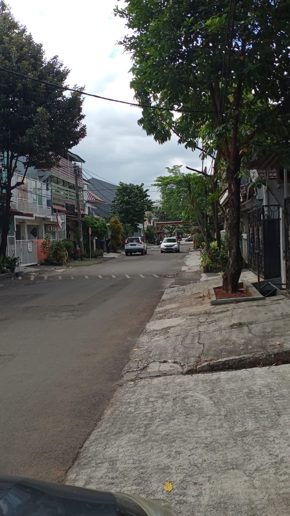 Rumah 2 Lantai, lokasi strategis, bebas banjir di Bintaro.