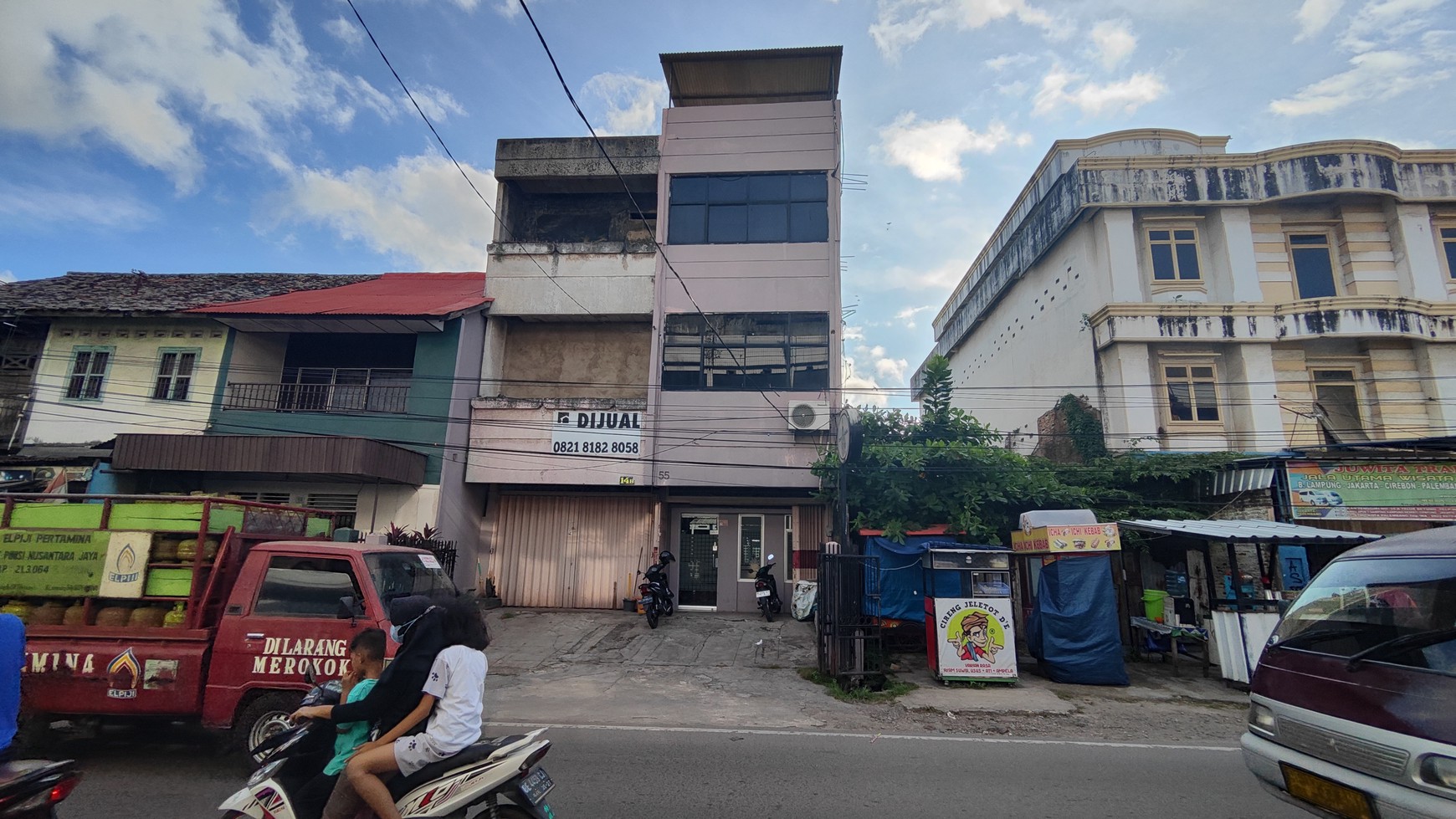 Ruko 3 Lantai kawasan ramai di Jalan Ikan Tenggiri Teluk Betung