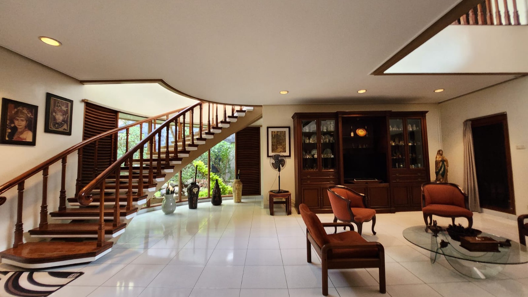 DIJUAL RUMAH MEWAH ASRI SEMI FURNISH