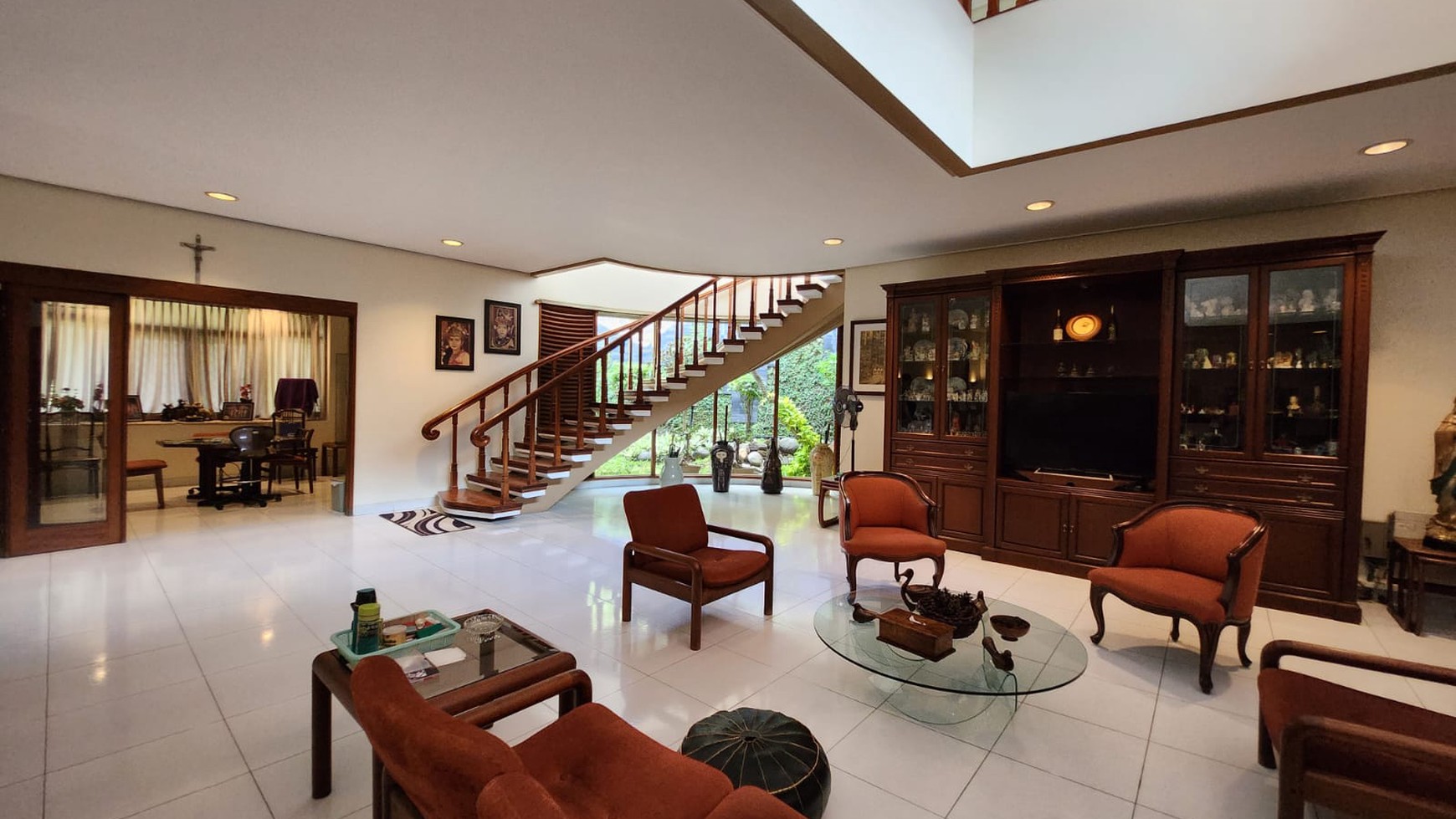 DIJUAL RUMAH MEWAH ASRI SEMI FURNISH