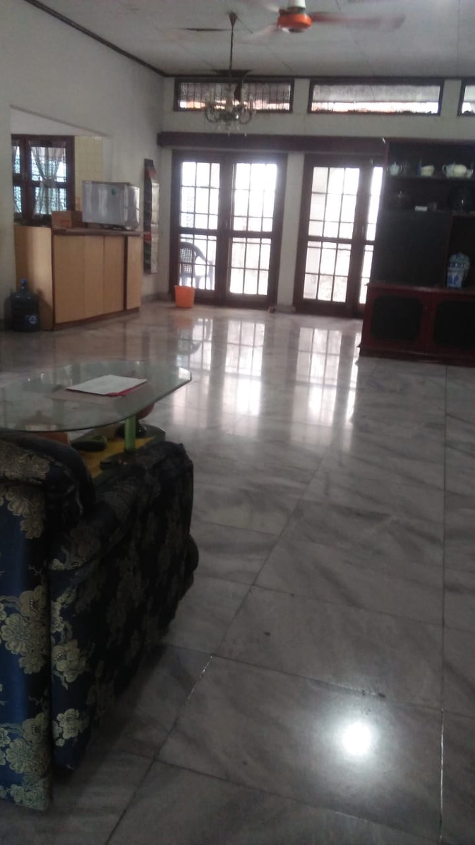 Rumah Lama Pinggir Jalan 2 mobil , di Cipete, Jakarta Selatan