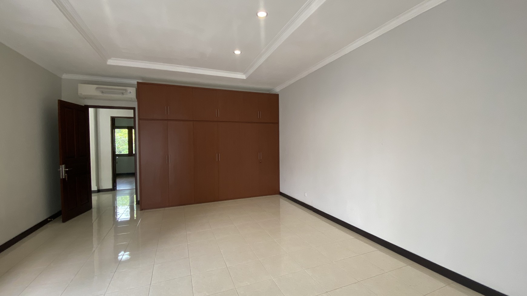 Rumah 2 Lantai Modern Tropical di Wijaya, Kebayoran Baru, Jakarta Selatan