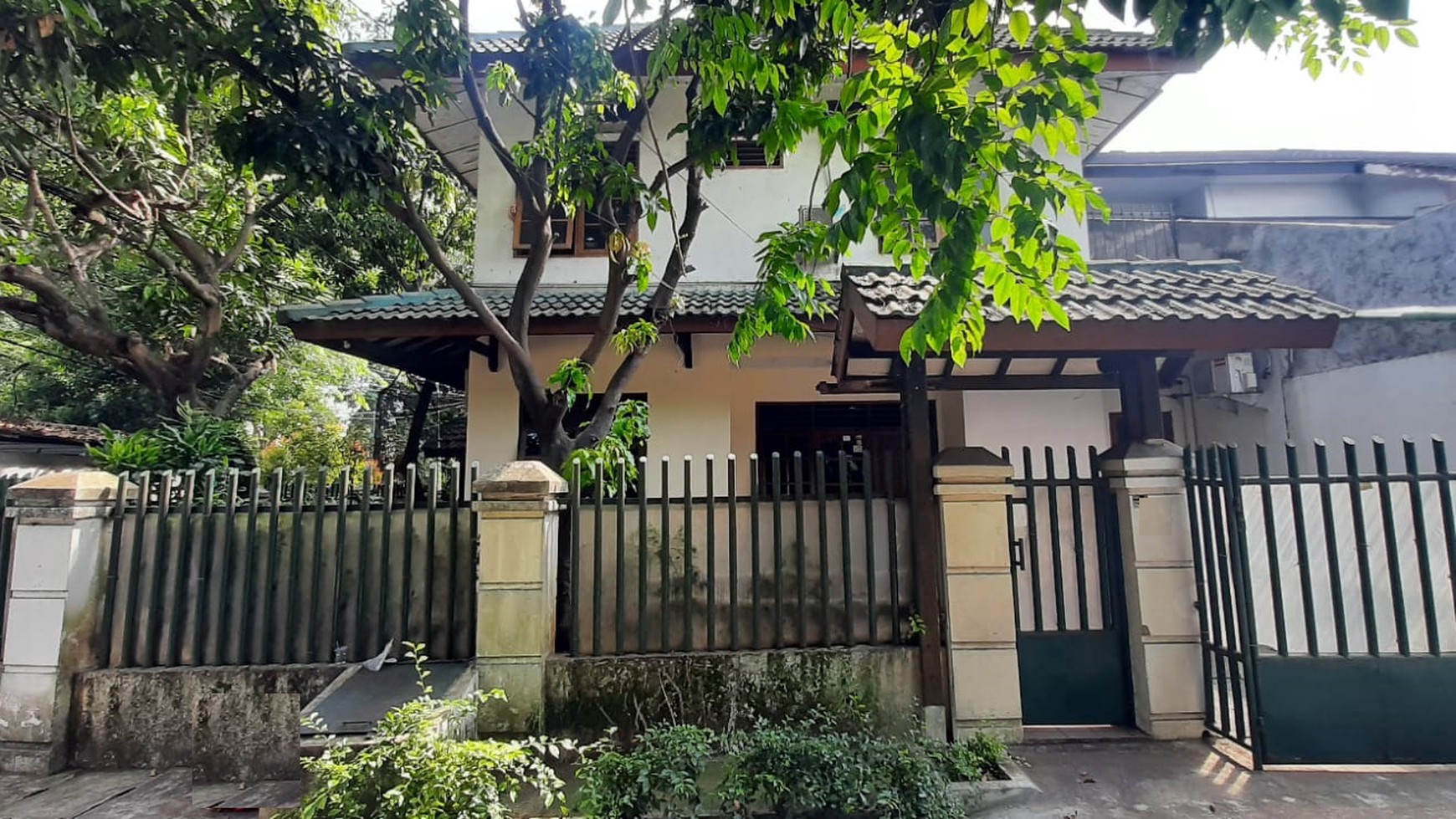 Rumah disewakan, bisa untuk usaha di Bintaro Sektor 1 DKI.