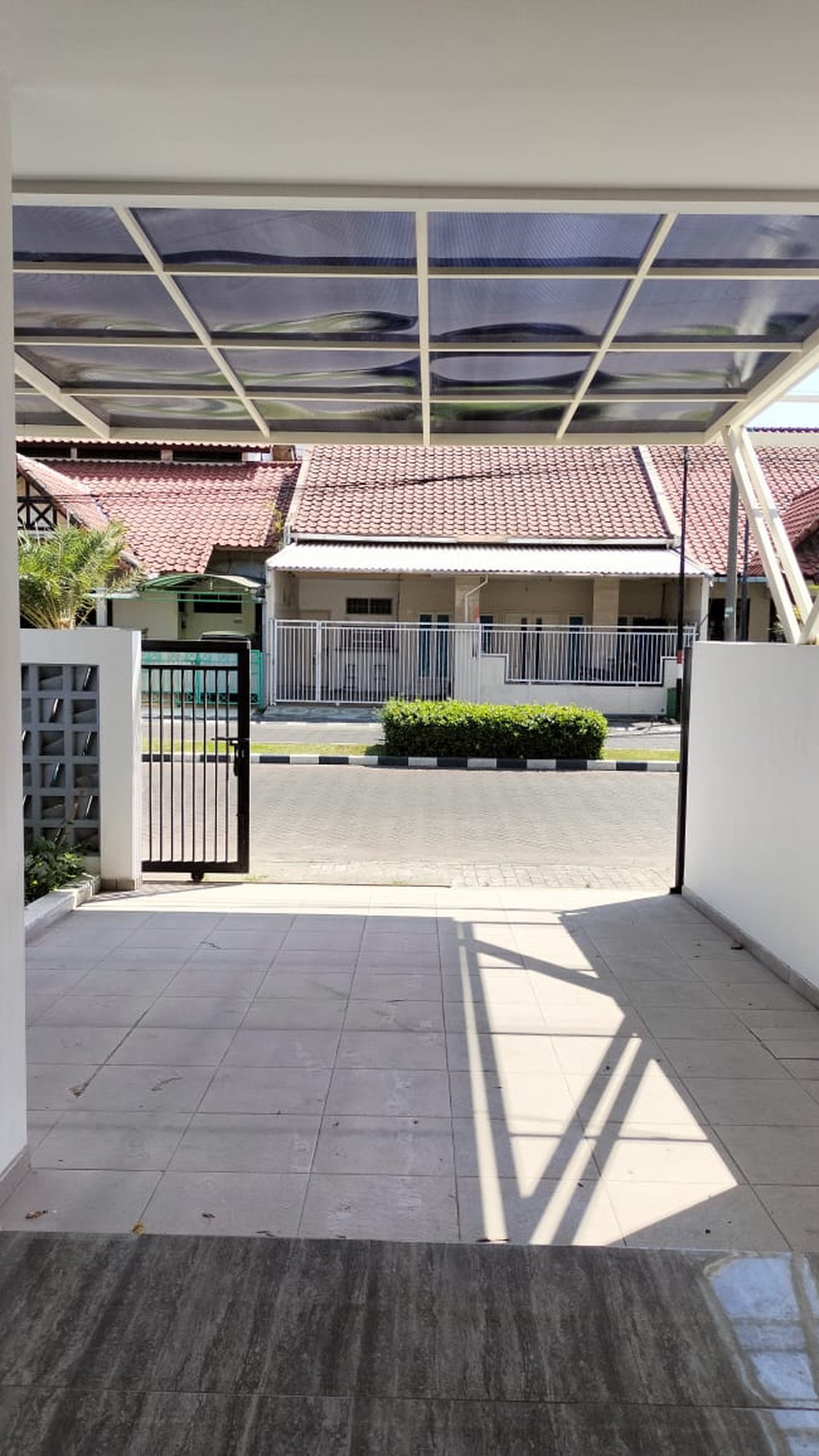 DIJUAL RUMAH BABATAN PRATAMA WIYUNG DEKAT ROYAL RESIDENCE SURABAYA BARAT