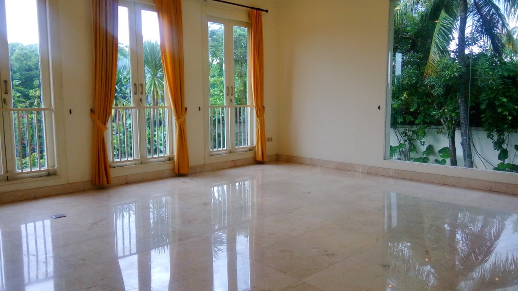 Comfortable and beautiful house in area kemang for expatriat and others " The Price Can Be Negotiable "