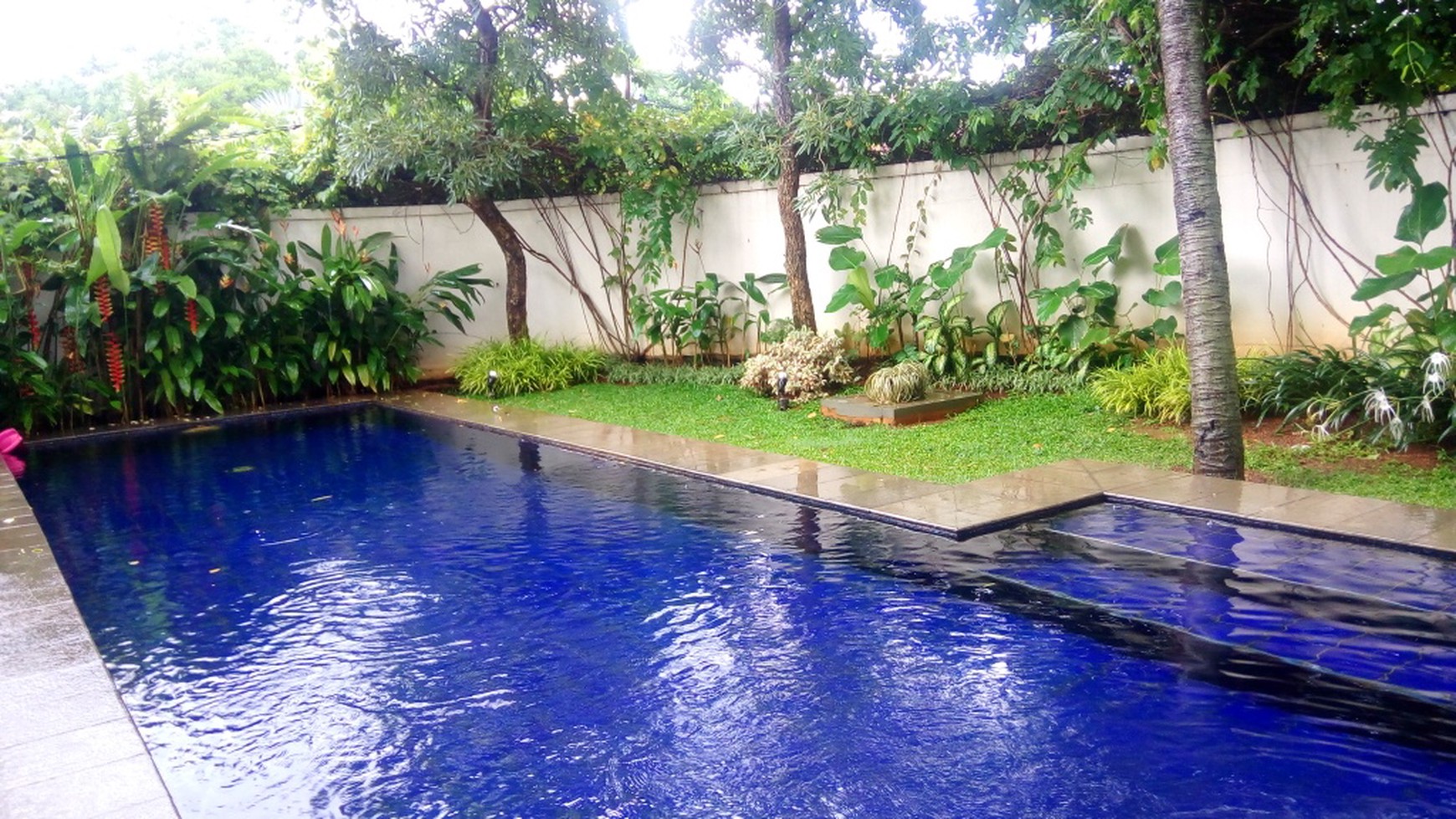 Comfortable and beautiful house in area kemang for expatriat and others " The Price Can Be Negotiable "