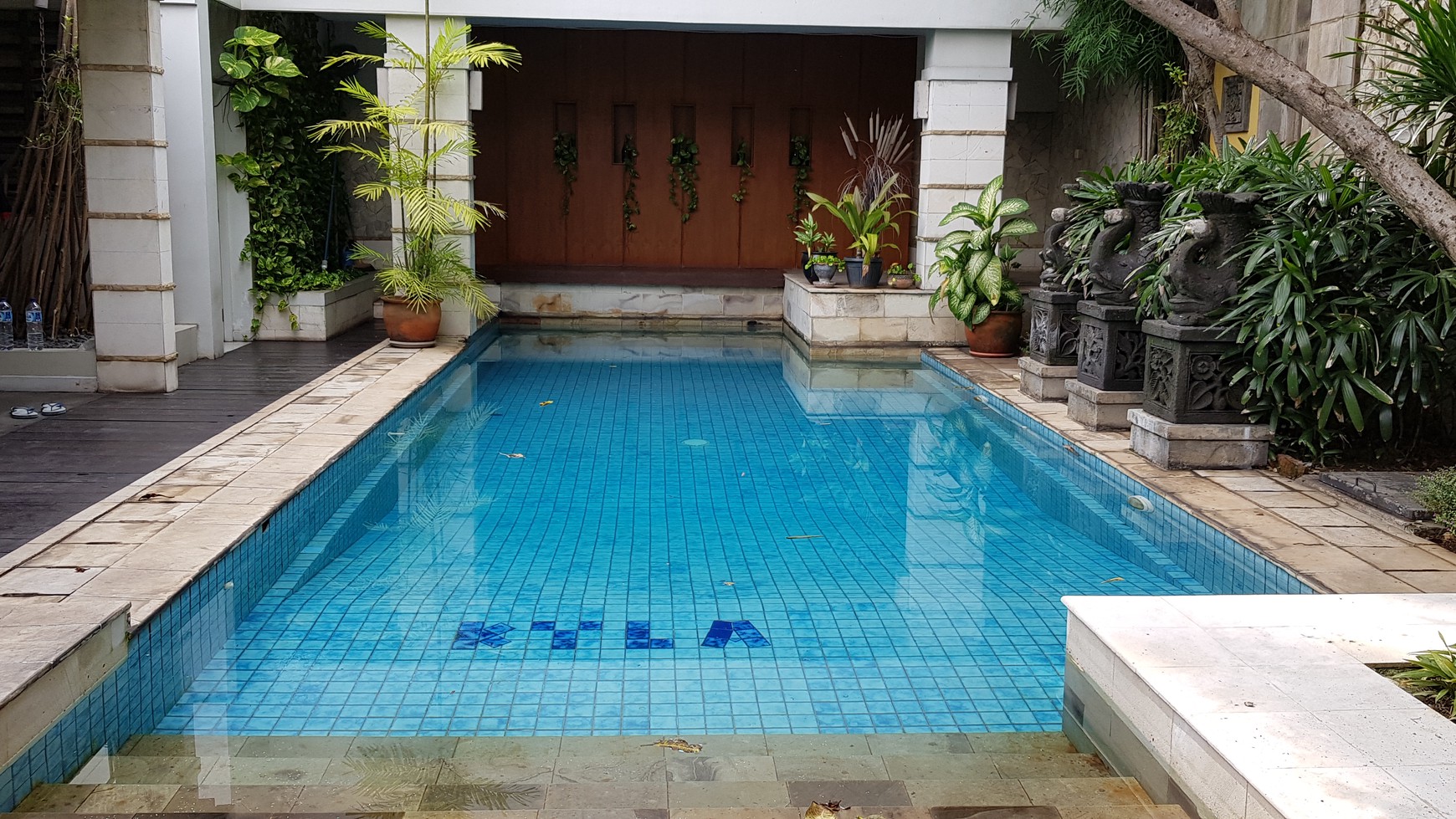 Homey and Cozy House in Kebayoran Baru - Senayan Area