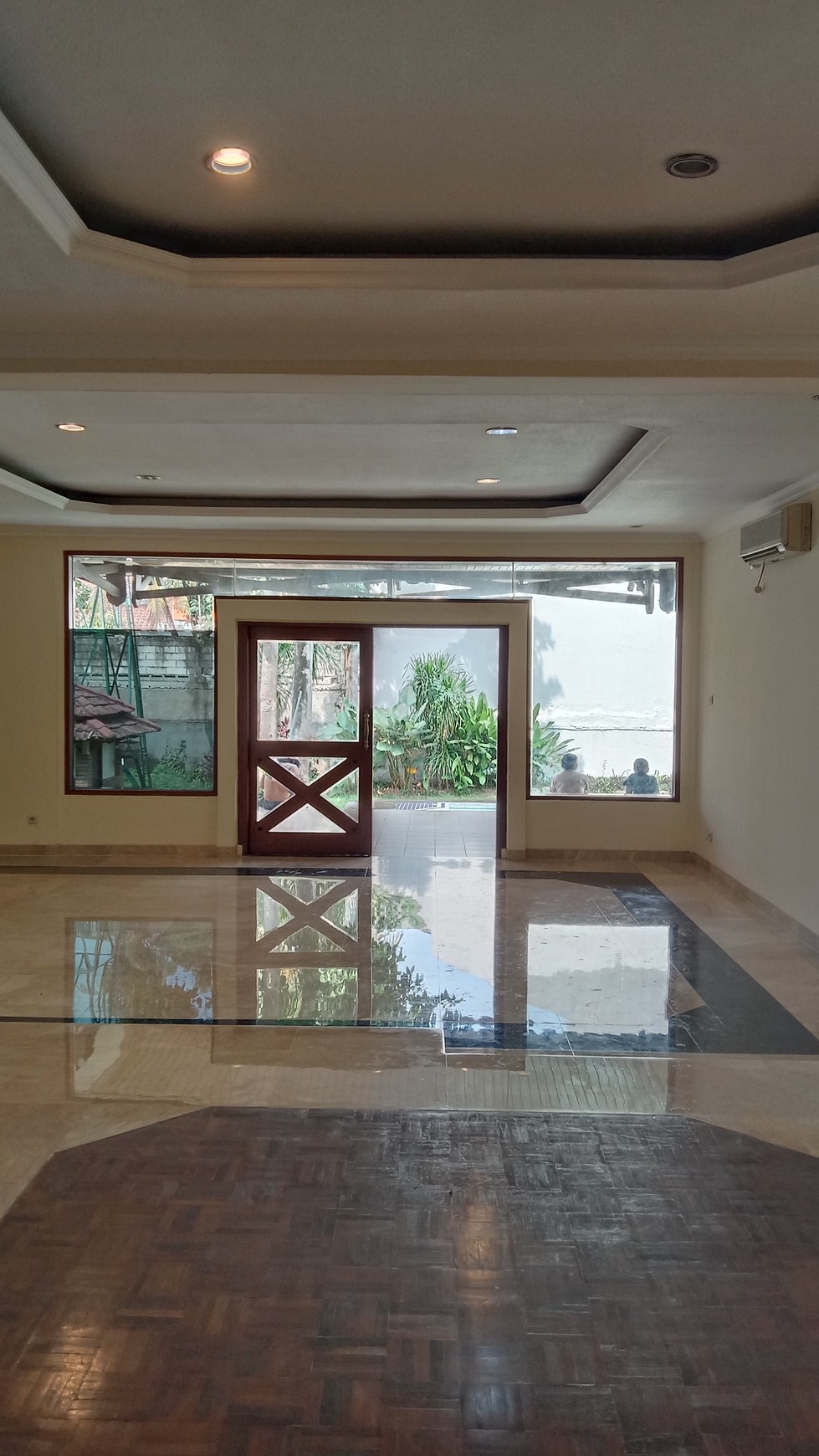 BIG AND NICE HOUSE WITH BIG GARDEN AND POOL, SUITABLE FOR RESIDENSIAL @KEMANG, SOUTH JAKARTA