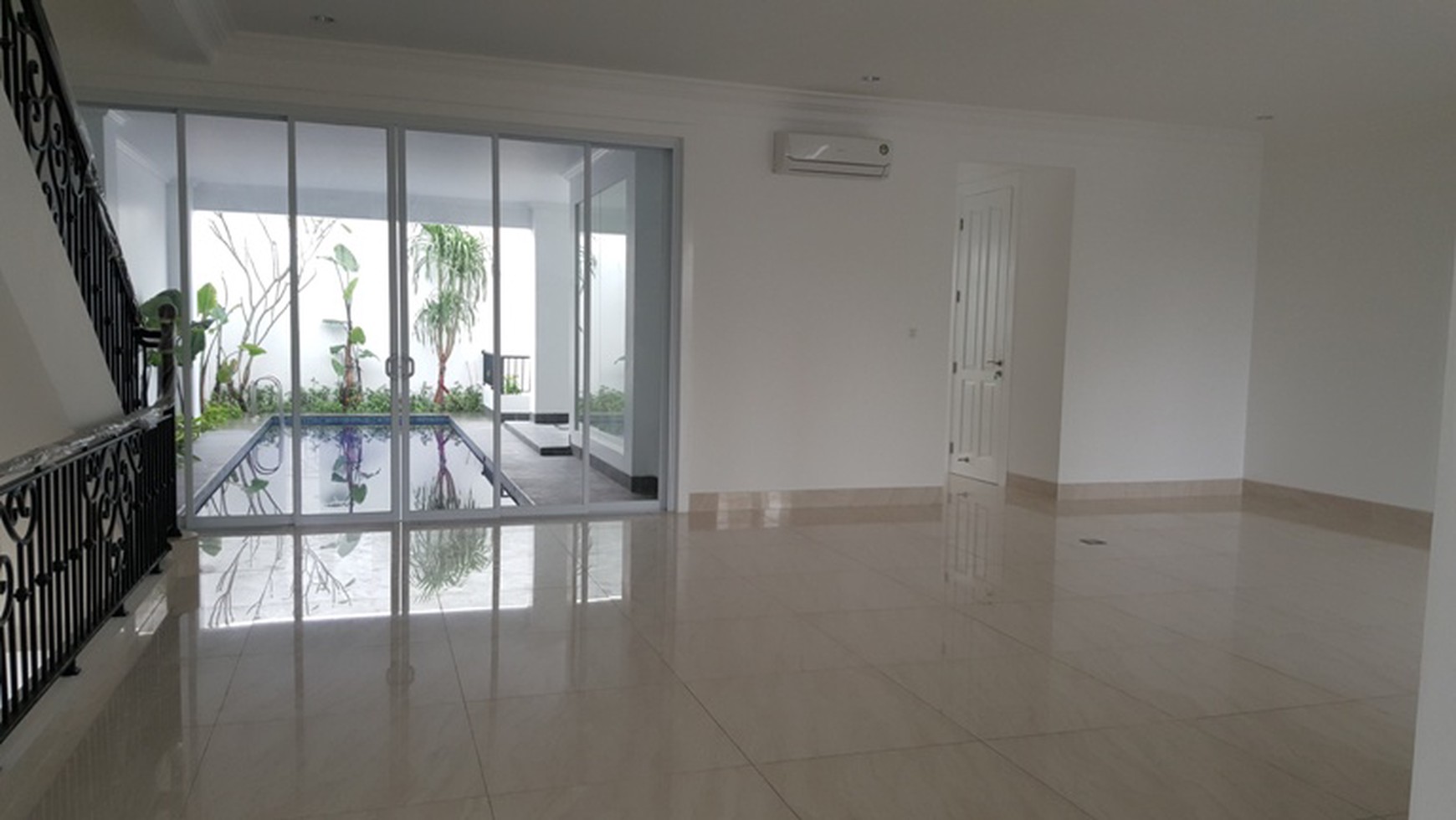 Brand New and ModernTownhouse in Kemang