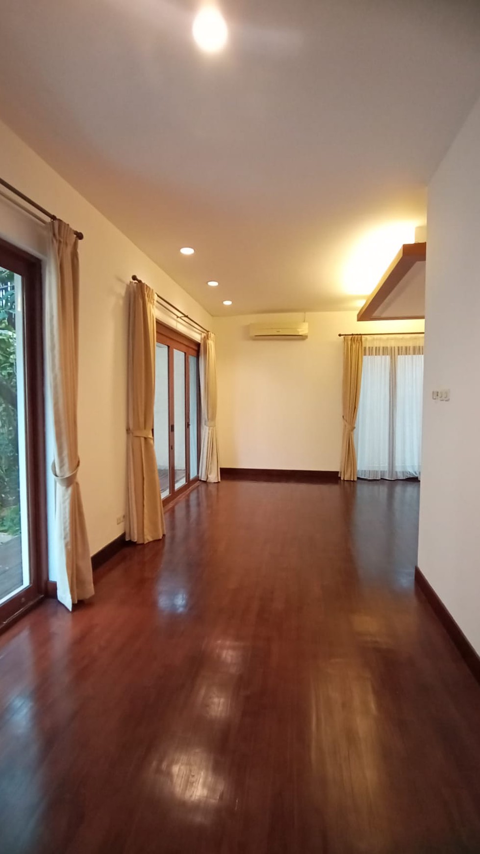 Townhouse for rent at Kemang