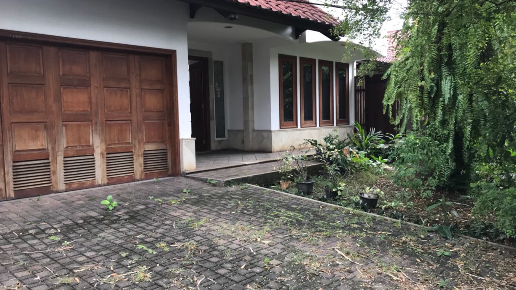 Big House For Rent in Ampera