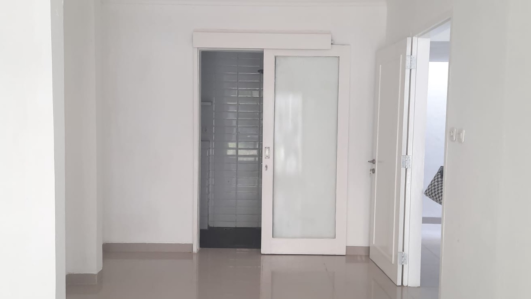 Rumah Manis Minimalis Diarea Cluster Emerald Bintaro Dekat Toll JORR