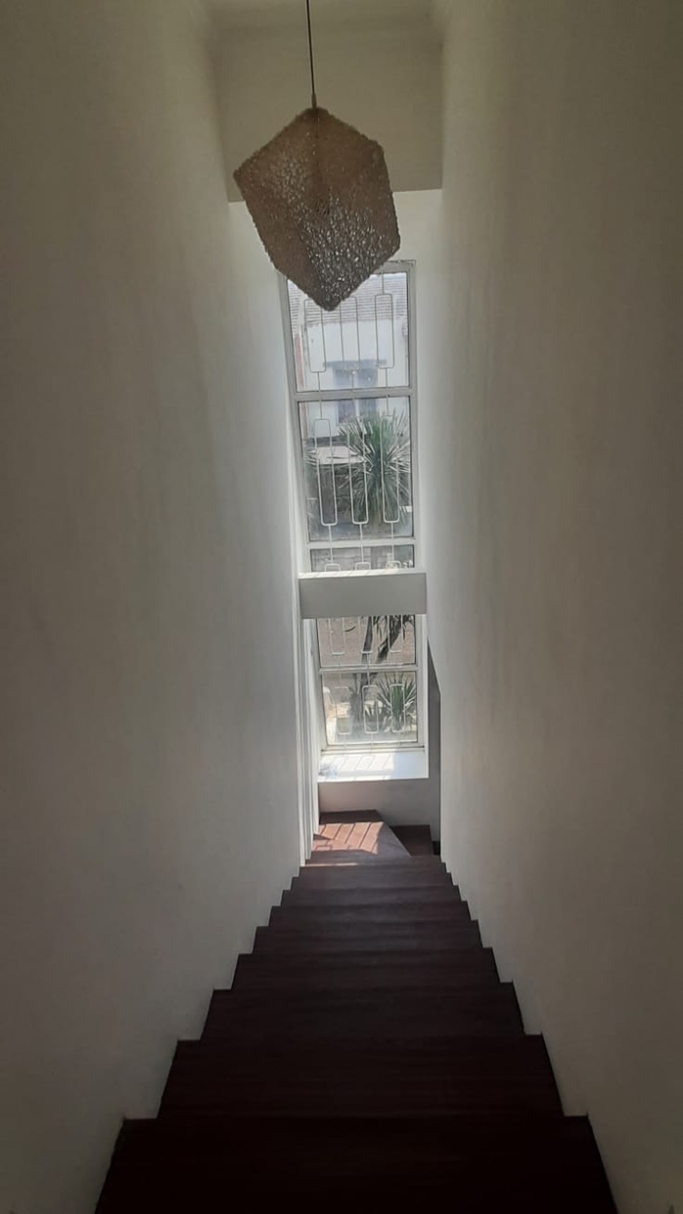 Rumah Manis Minimalis Diarea Cluster Emerald Bintaro Dekat Toll JORR