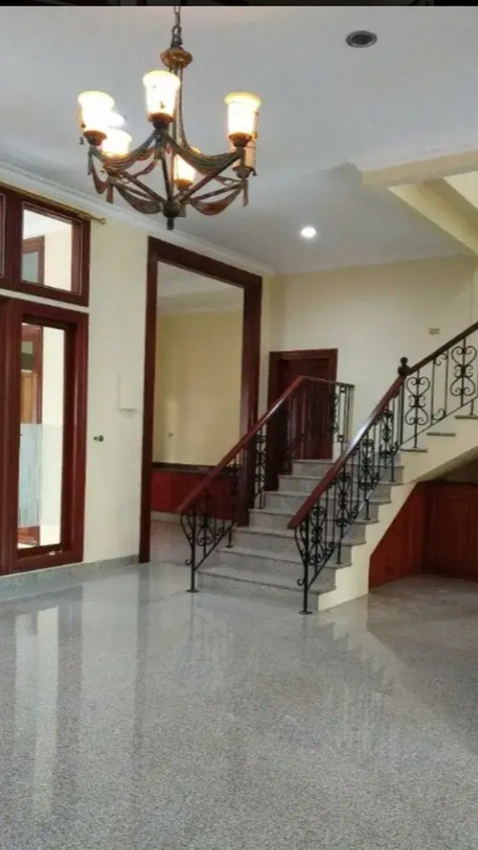 RUMAH SIAP HUNI COCOK UNTUK OFFICE & TEMPAT TINGGAL