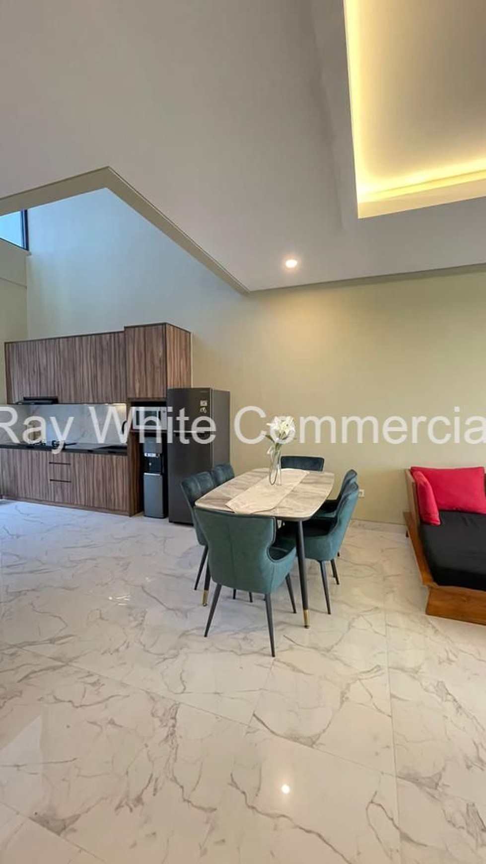 Dijual Rumah Modern Tropis Minimalis dengan Rooftop City View Di Pulomas Jakarta Timur.