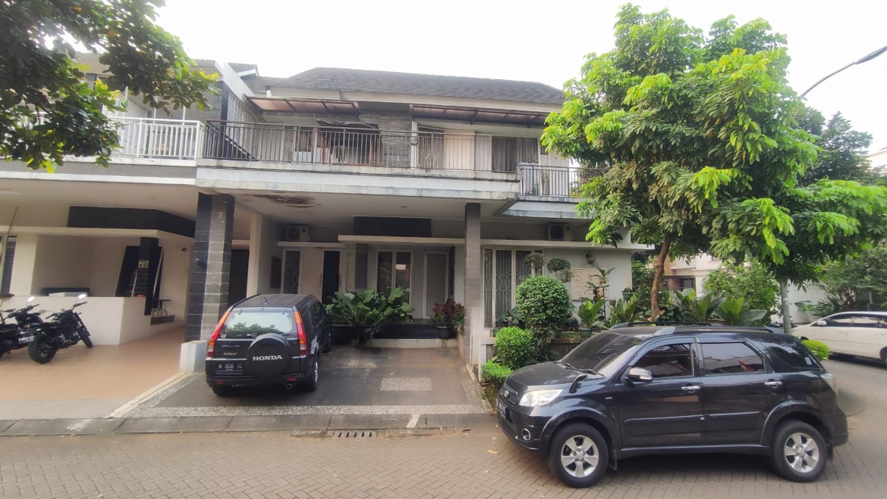 Rumah bagus, rapi, siap huni di bintaro sektor 9