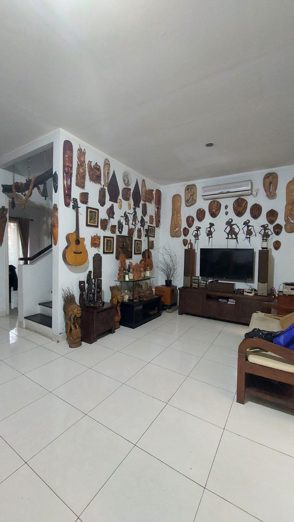 Rumah rapih, siap huni dalam cluster di Bintaro