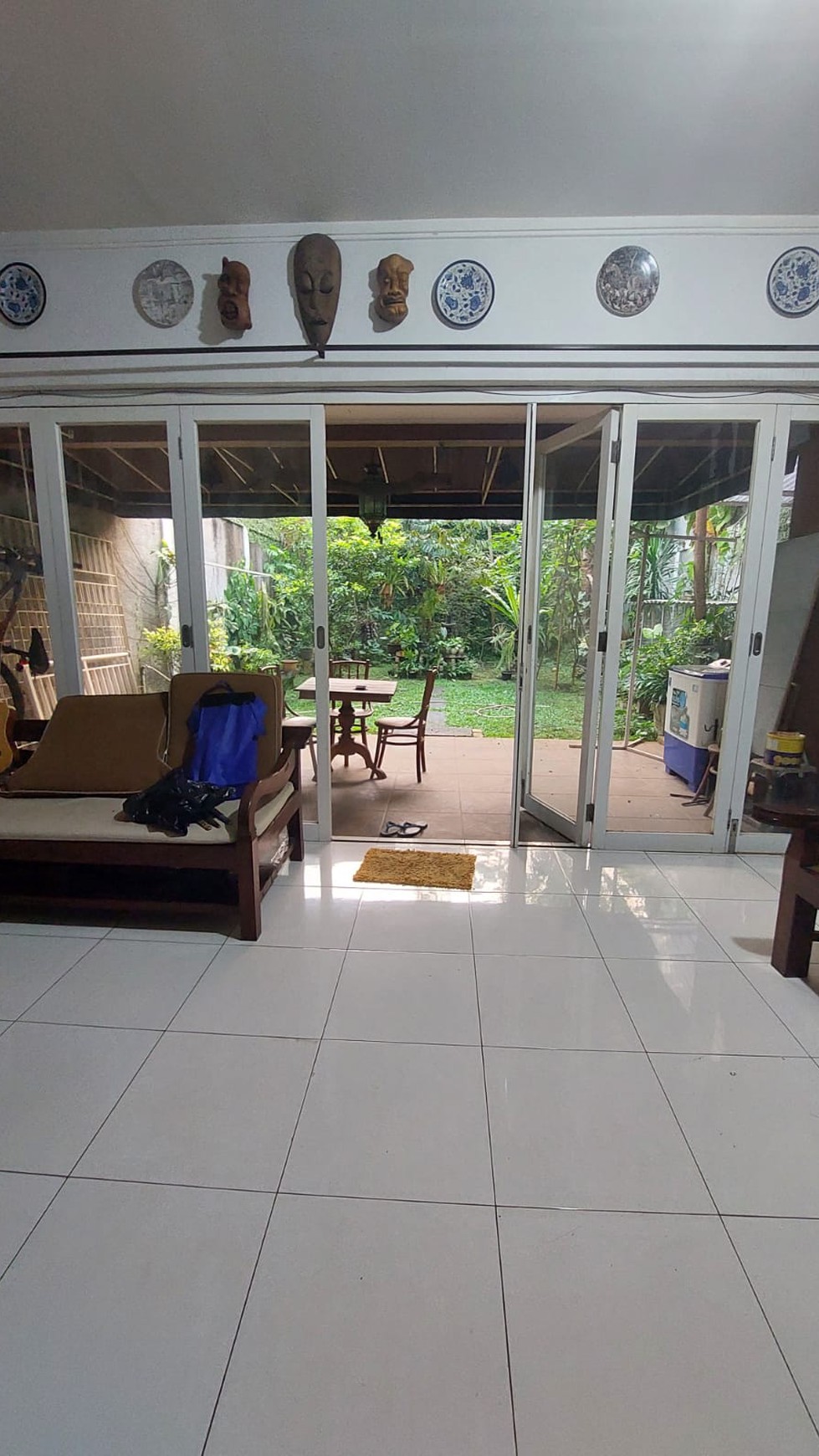 Rumah rapih, siap huni dalam cluster di Bintaro