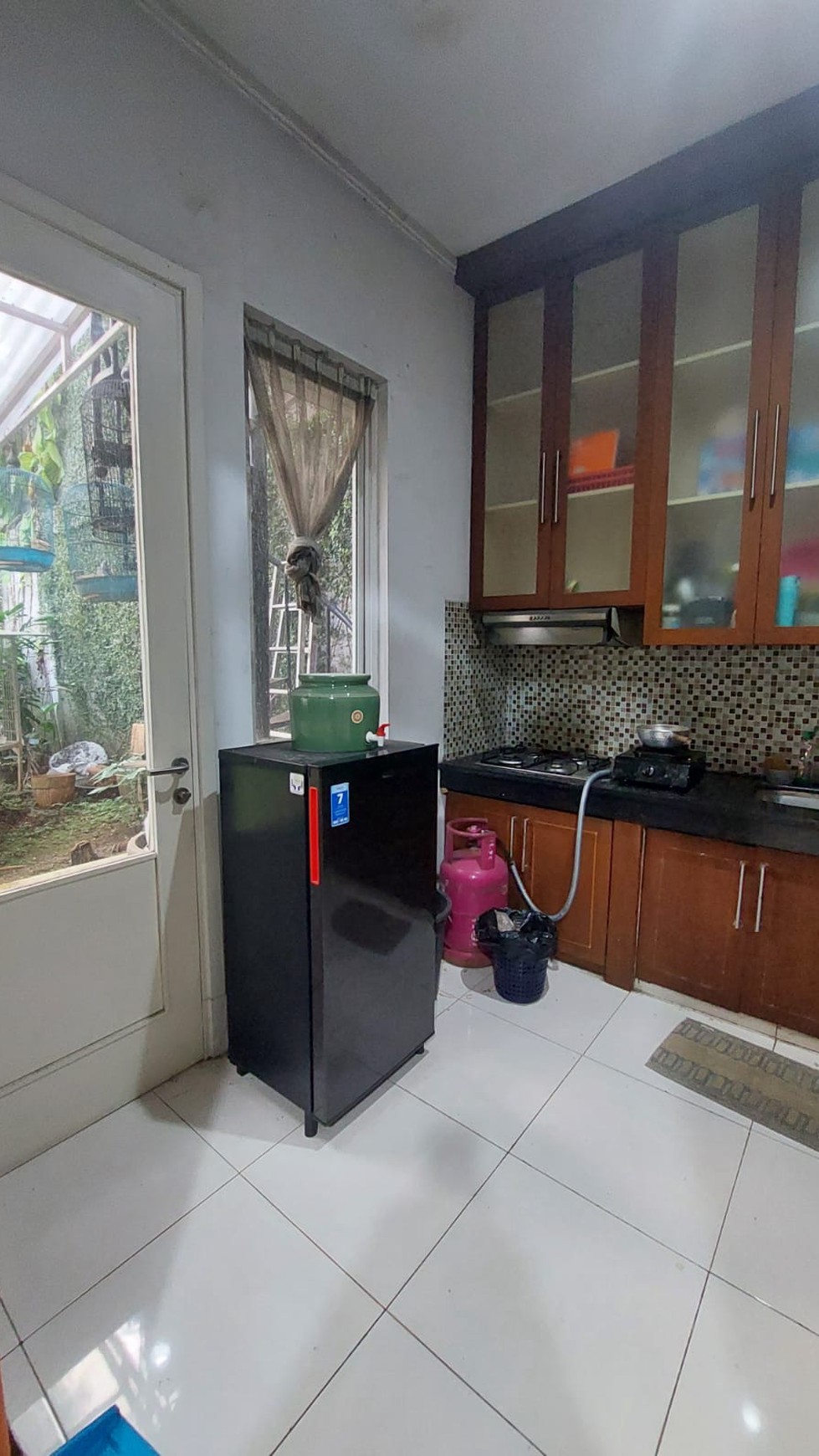 Rumah rapih, siap huni dalam cluster di Bintaro